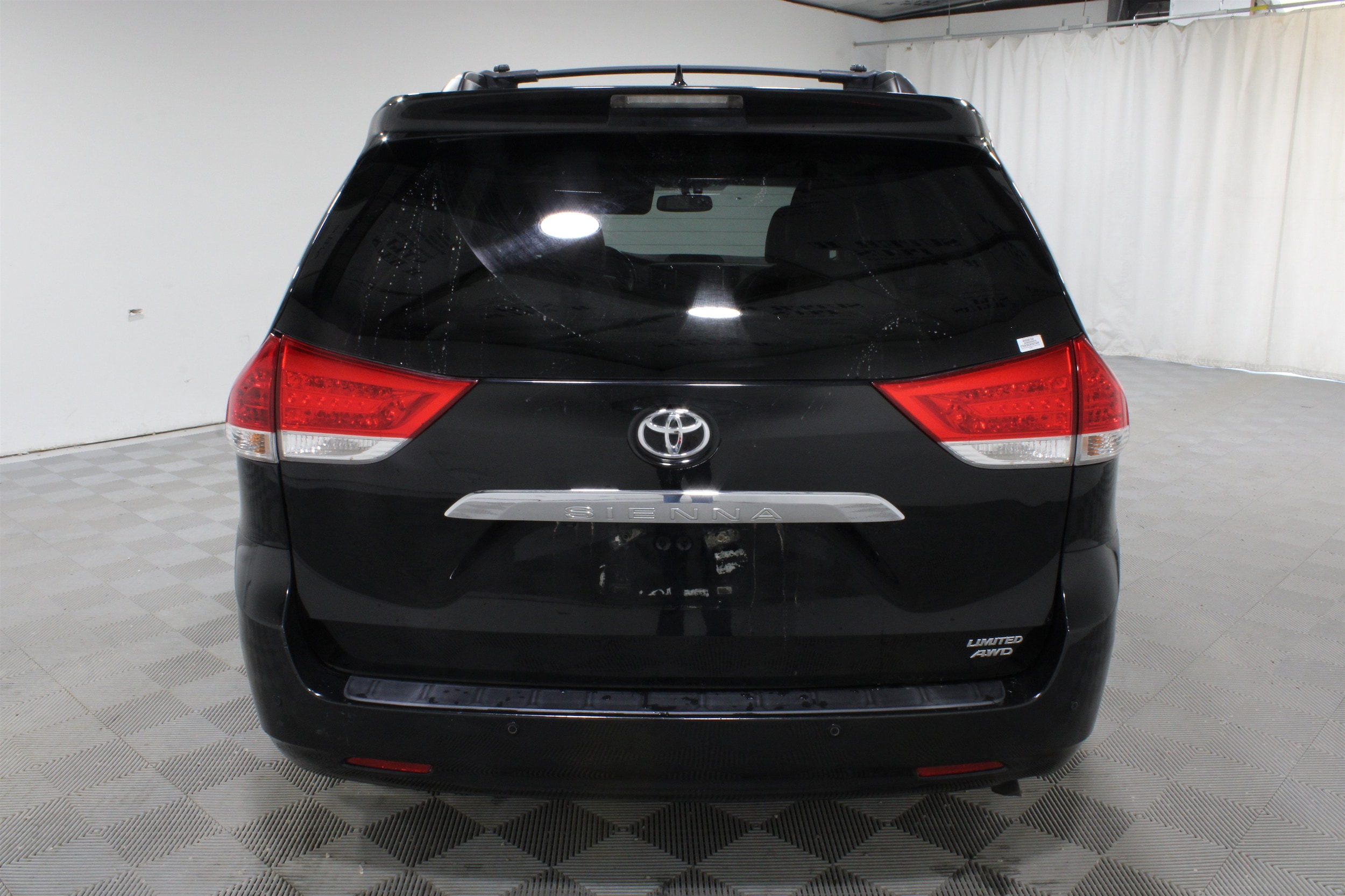 2014 Toyota Sienna Limited - Photo 31