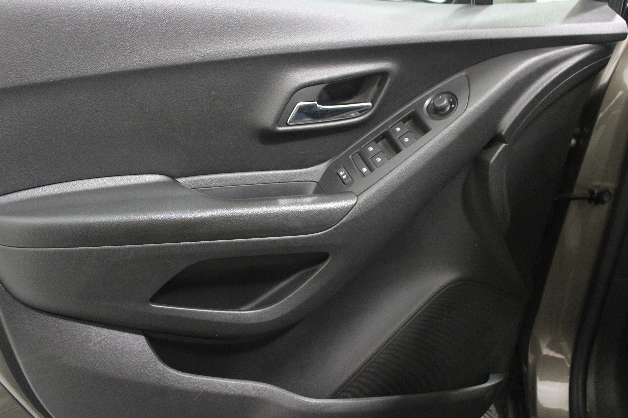 2022 Chevrolet Trax LT photo 3
