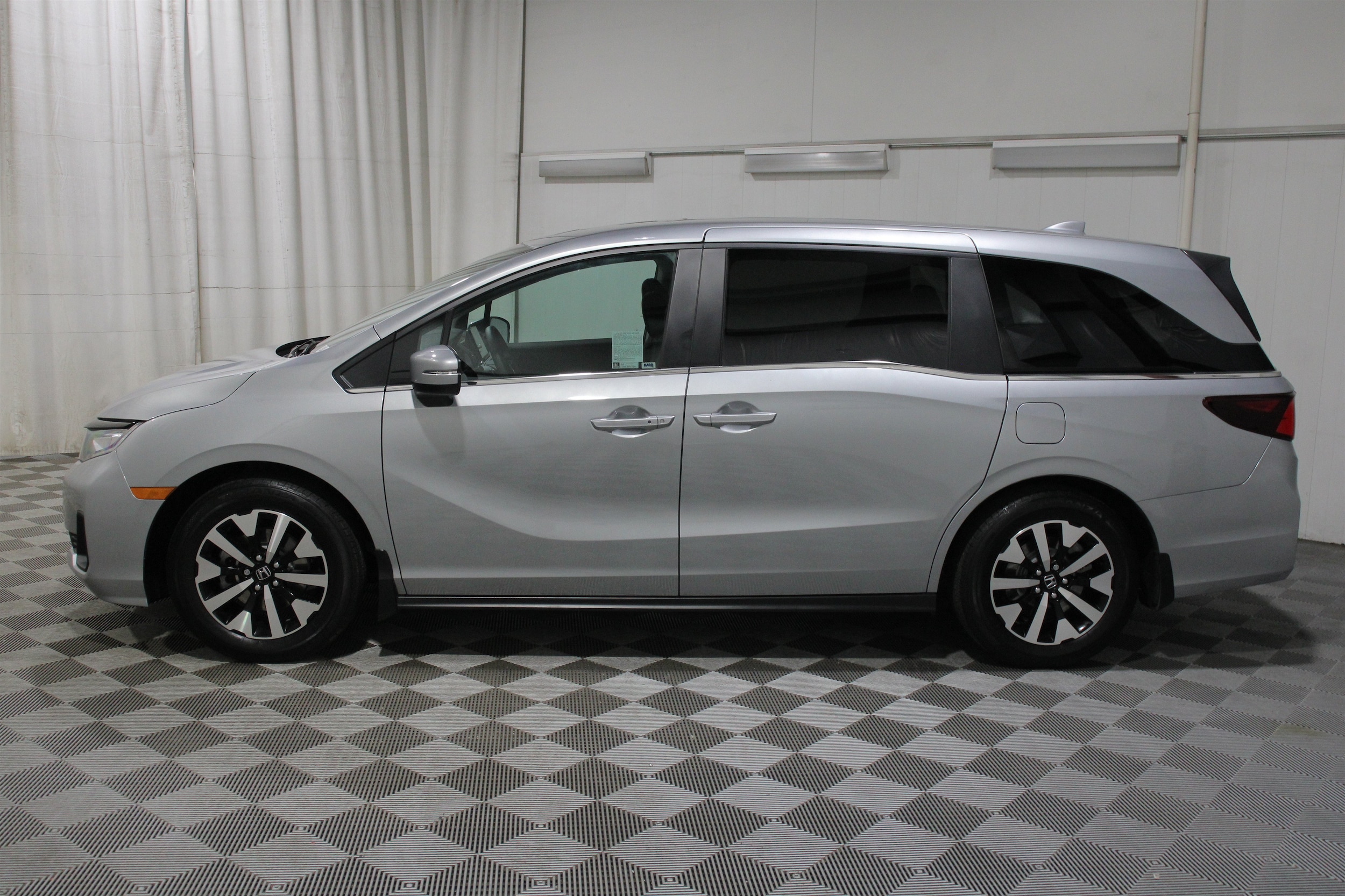 2026 Honda Odyssey EX-L - Photo 37