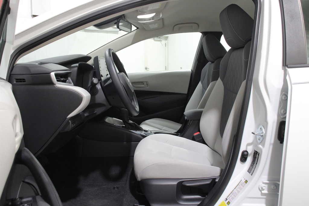 Used 2022 Toyota Corolla LE Sedan