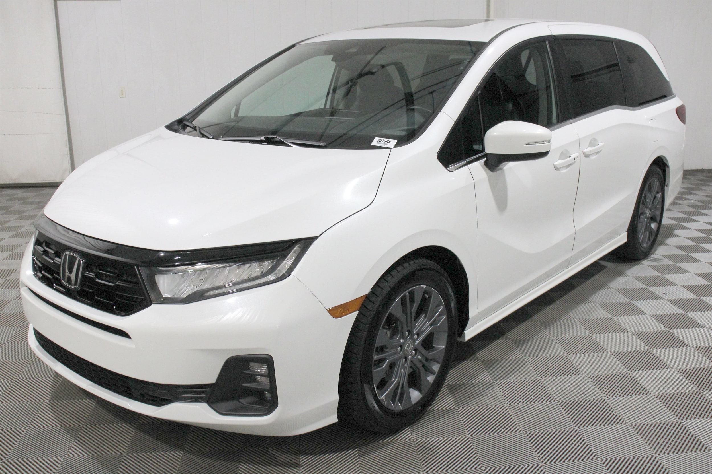 2025 Honda Odyssey Touring - Photo 41