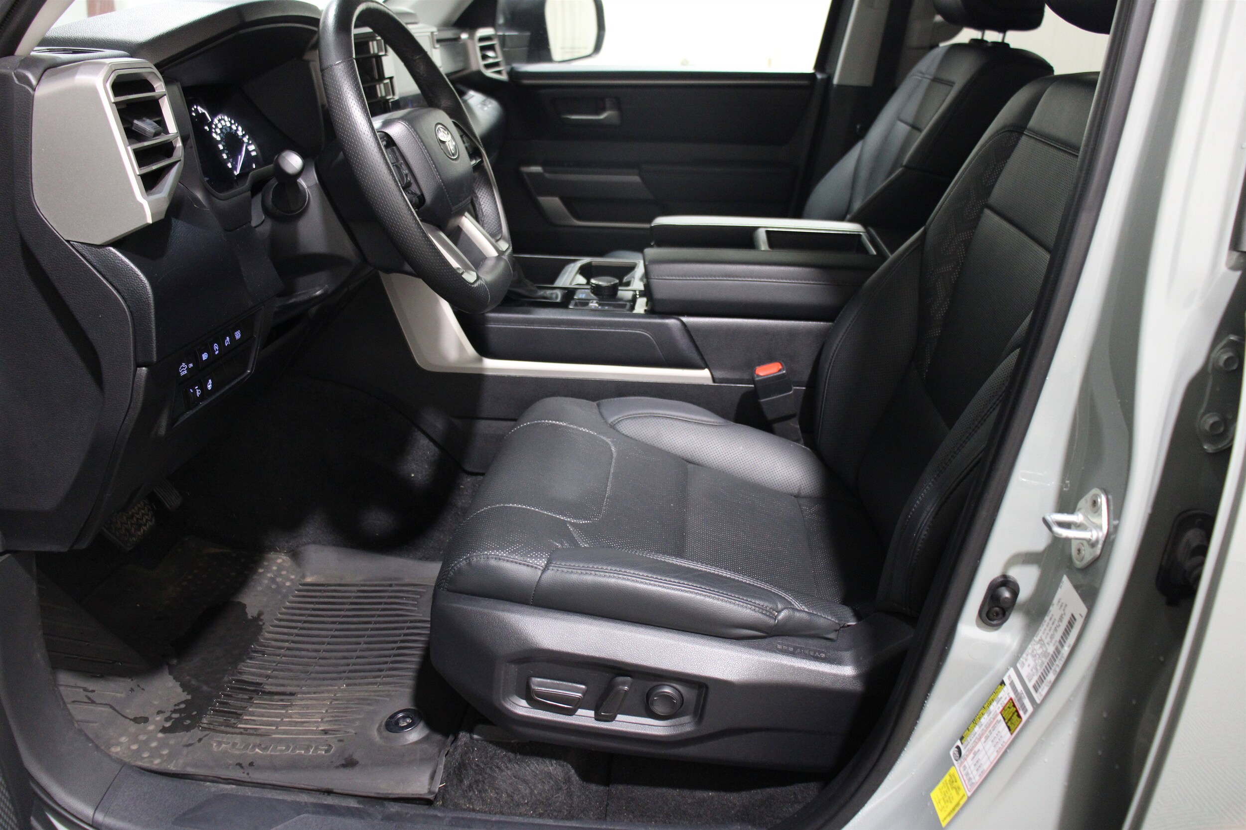 2024 Toyota Tundra SR5 photo 3