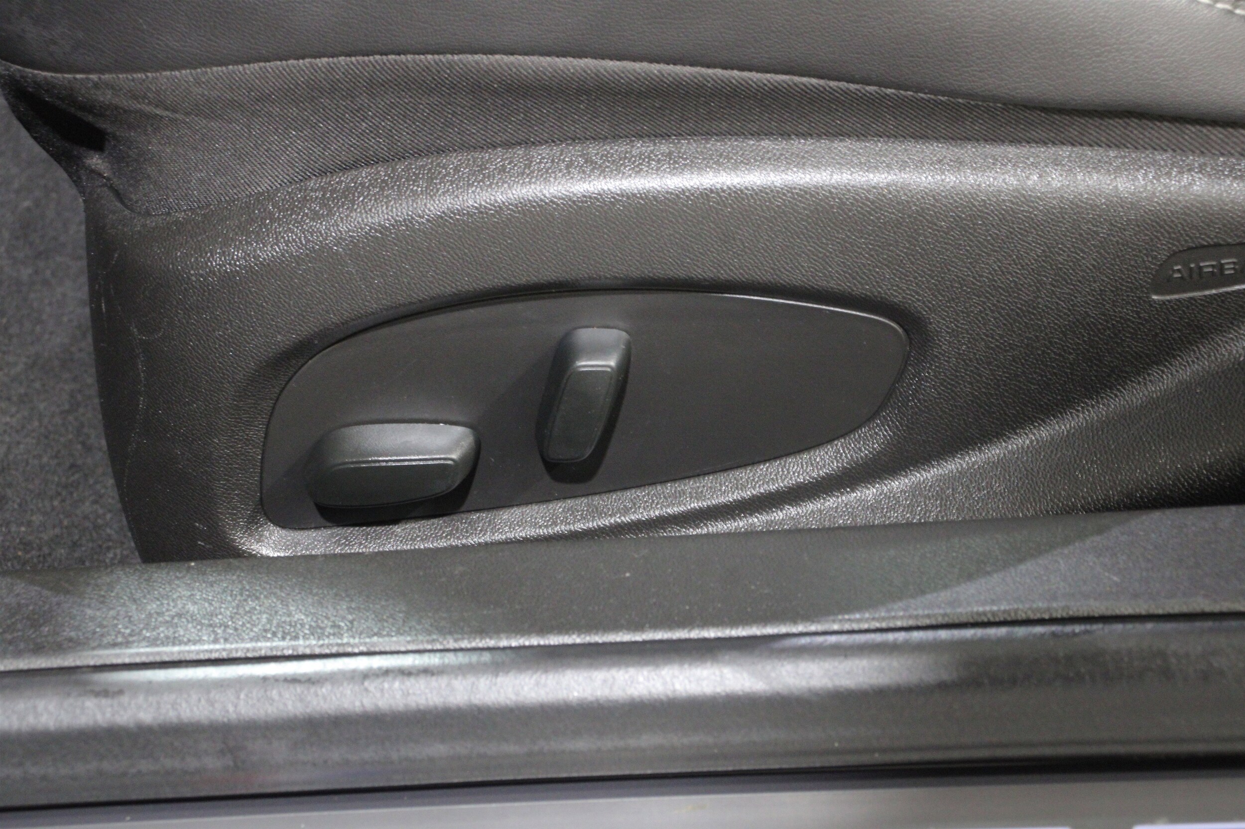 2017 Chevrolet Camaro 2LT photo 4