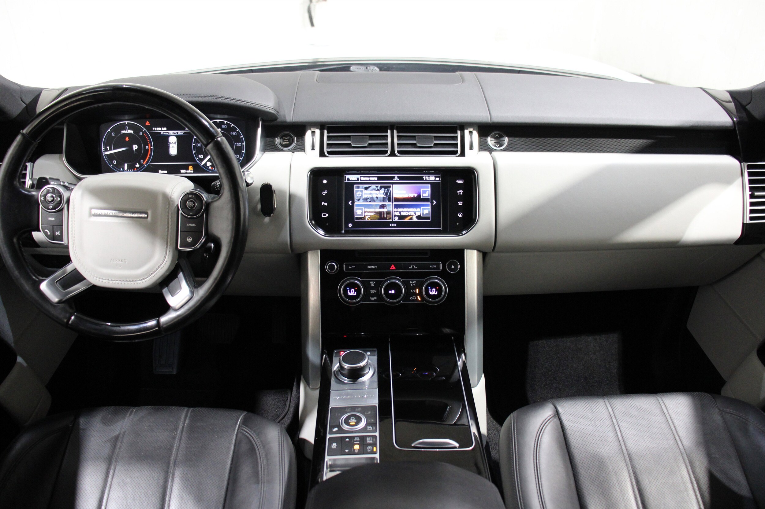 2016 Land Rover Range Rover HSE photo 2