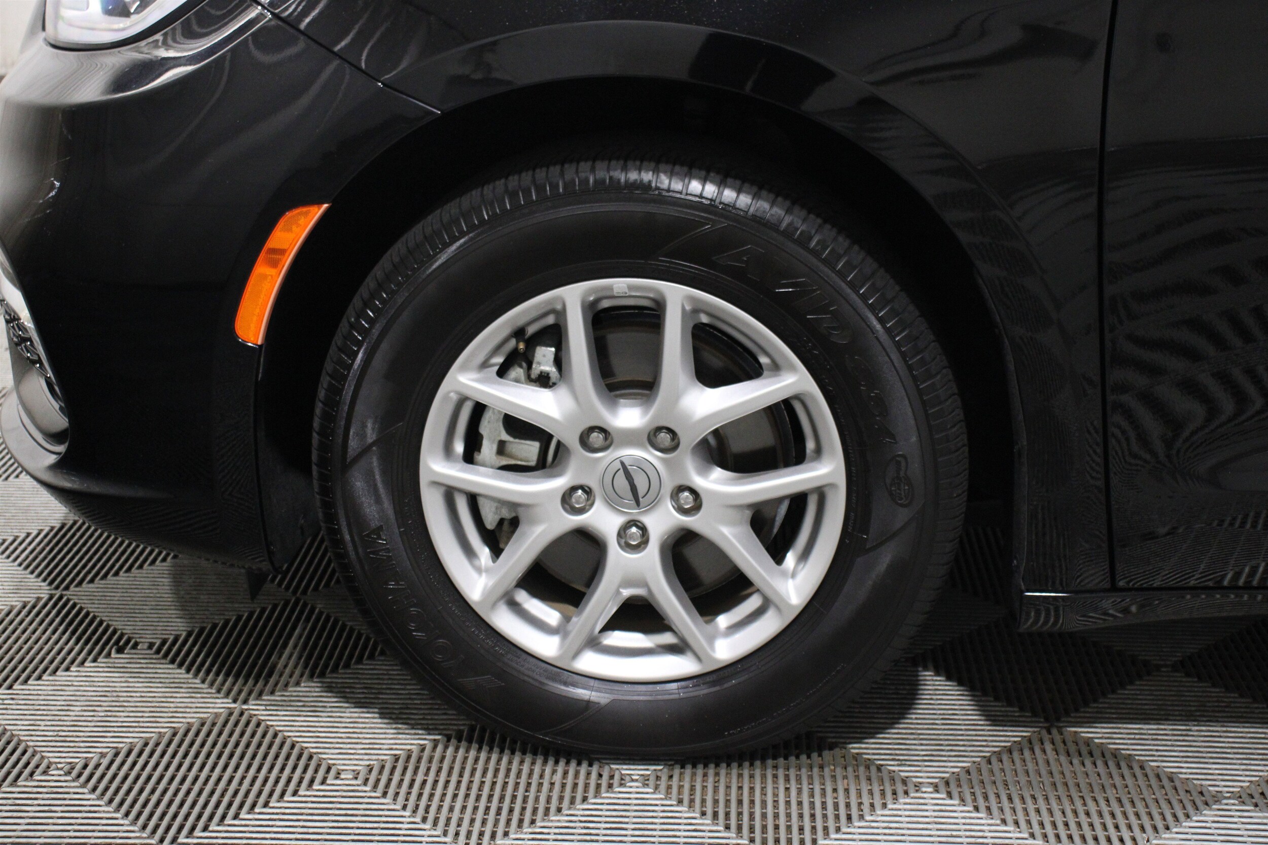 2024 Chrysler Pacifica Touring L - Photo 39
