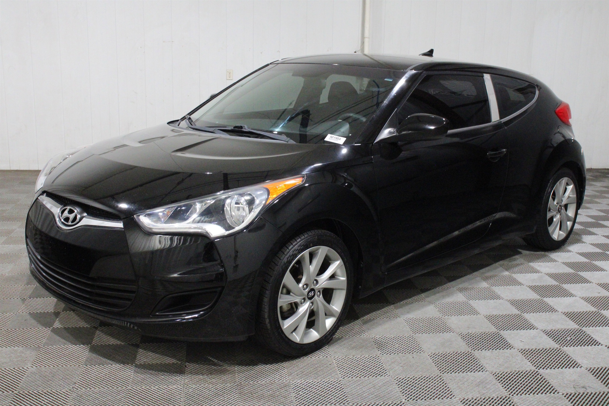 2016 Hyundai Veloster Base - Photo 33