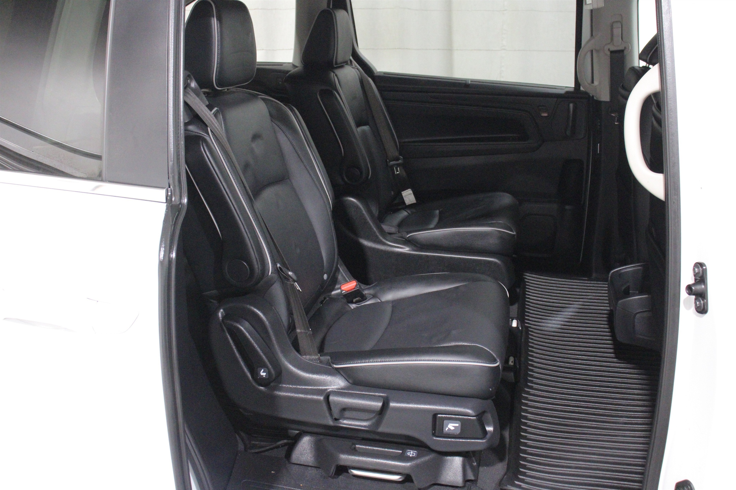 2025 Honda Odyssey Touring - Photo 30