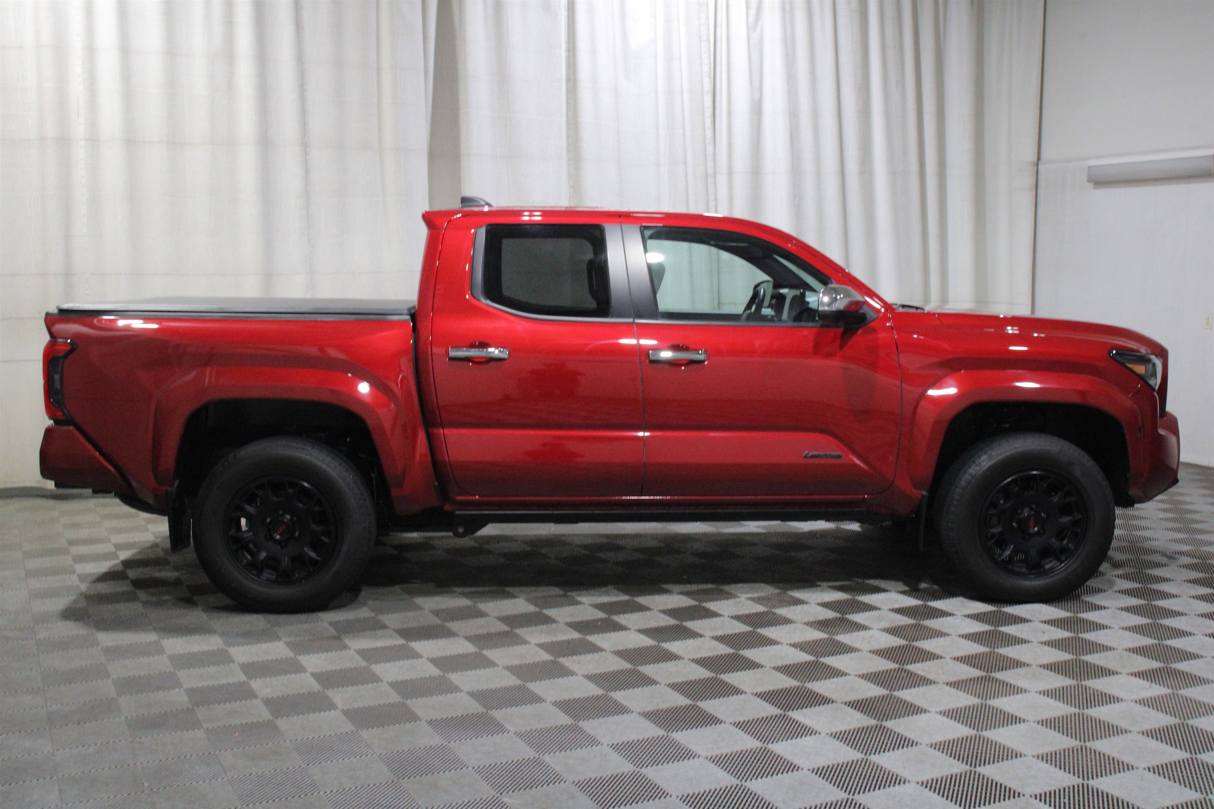 2025 Toyota Tacoma Limited - Photo 35