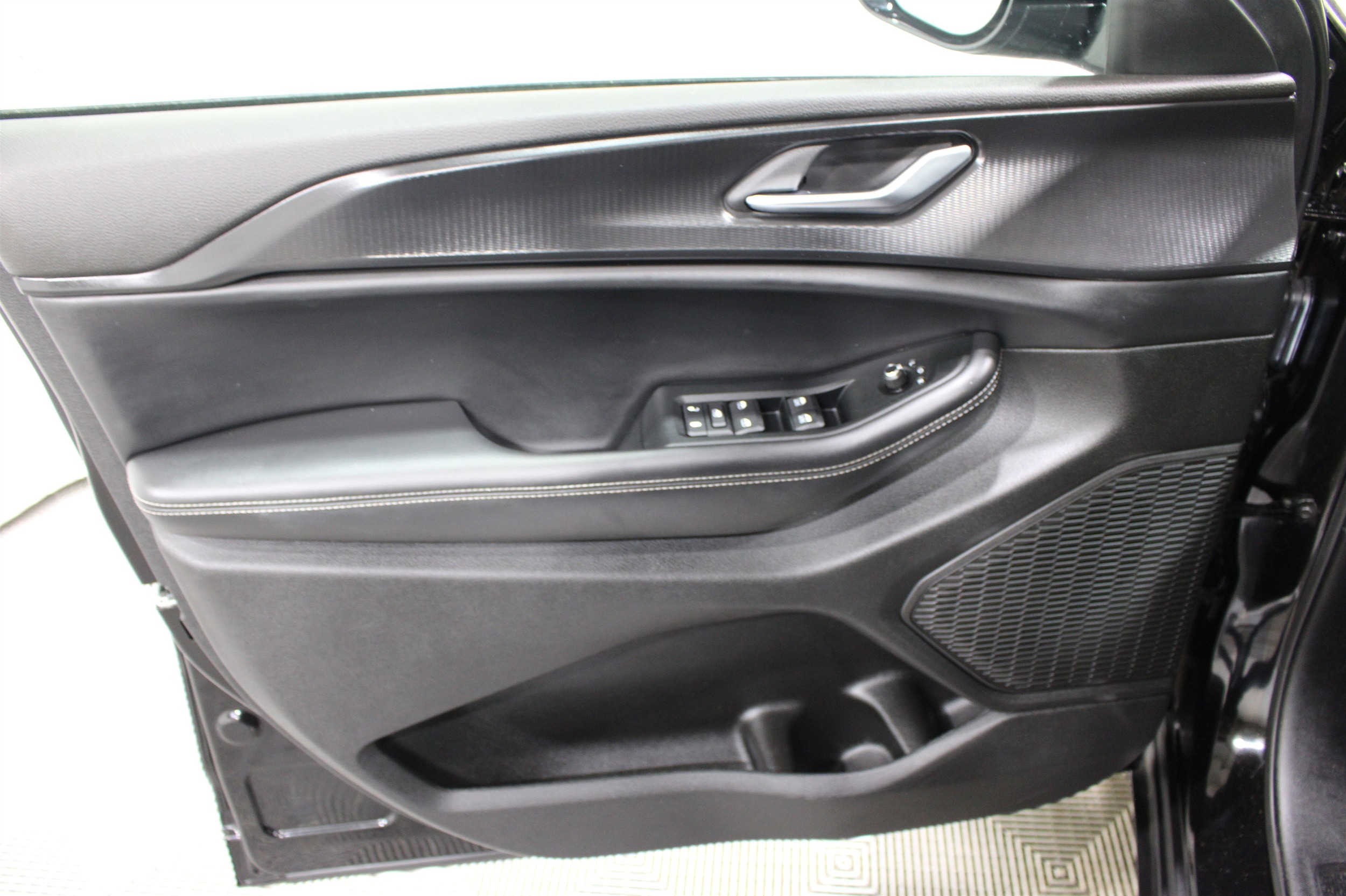 2025 Jeep Grand Cherokee Altitude - Photo 6