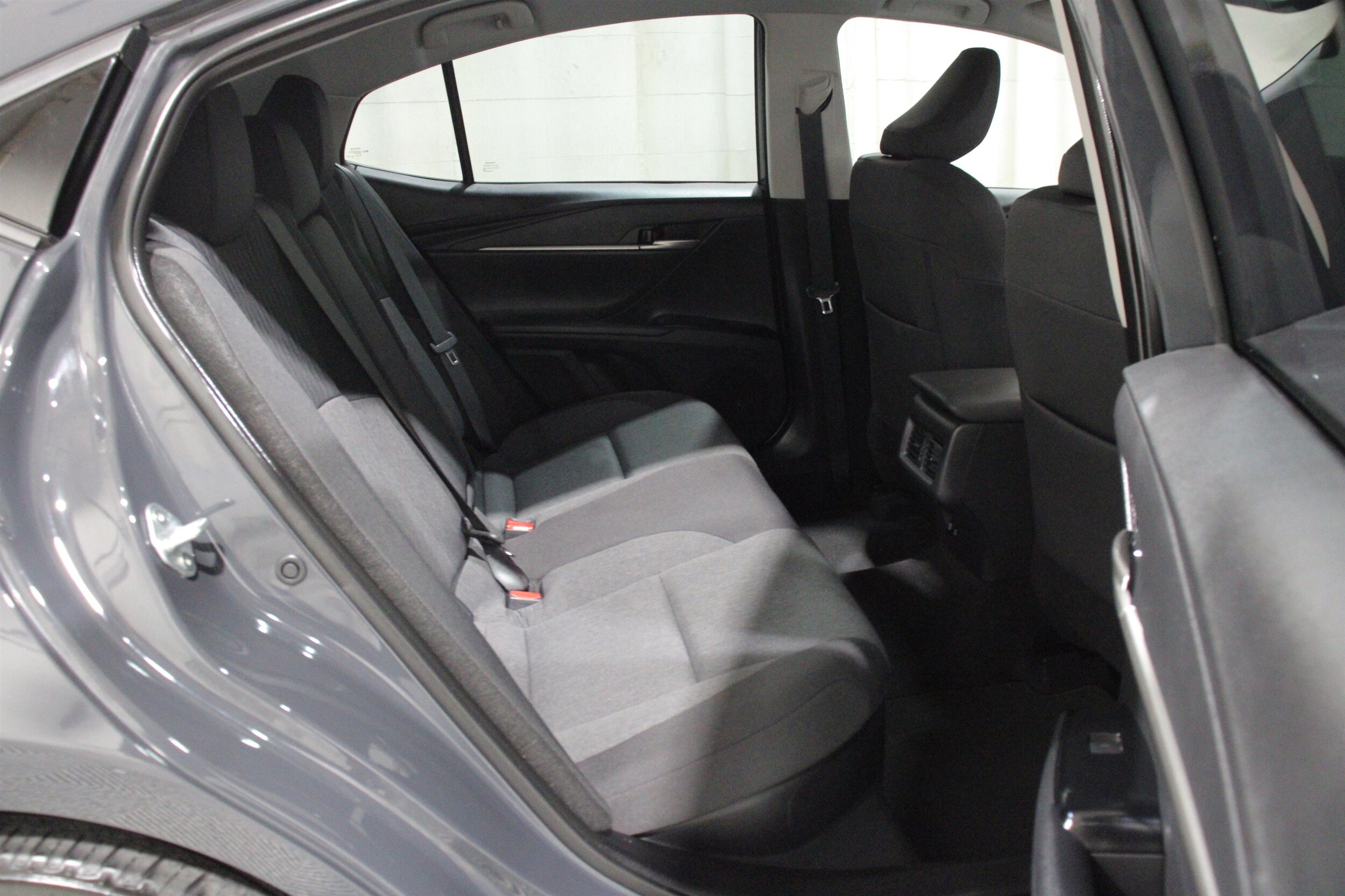 2025 Toyota Camry LE - Photo 26