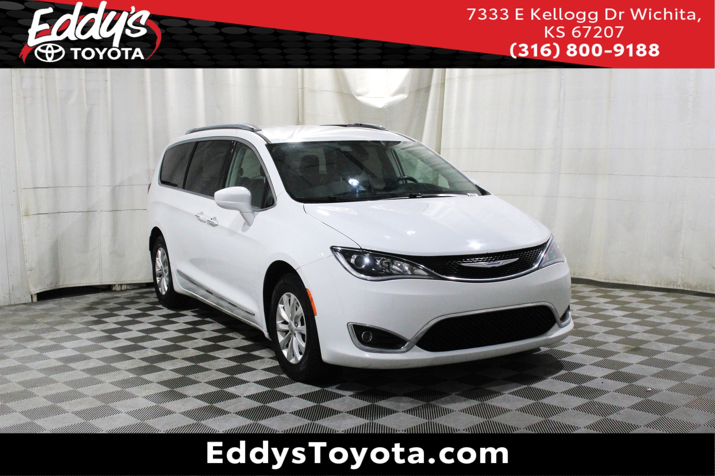 2018 Chrysler Pacifica Touring L's photo