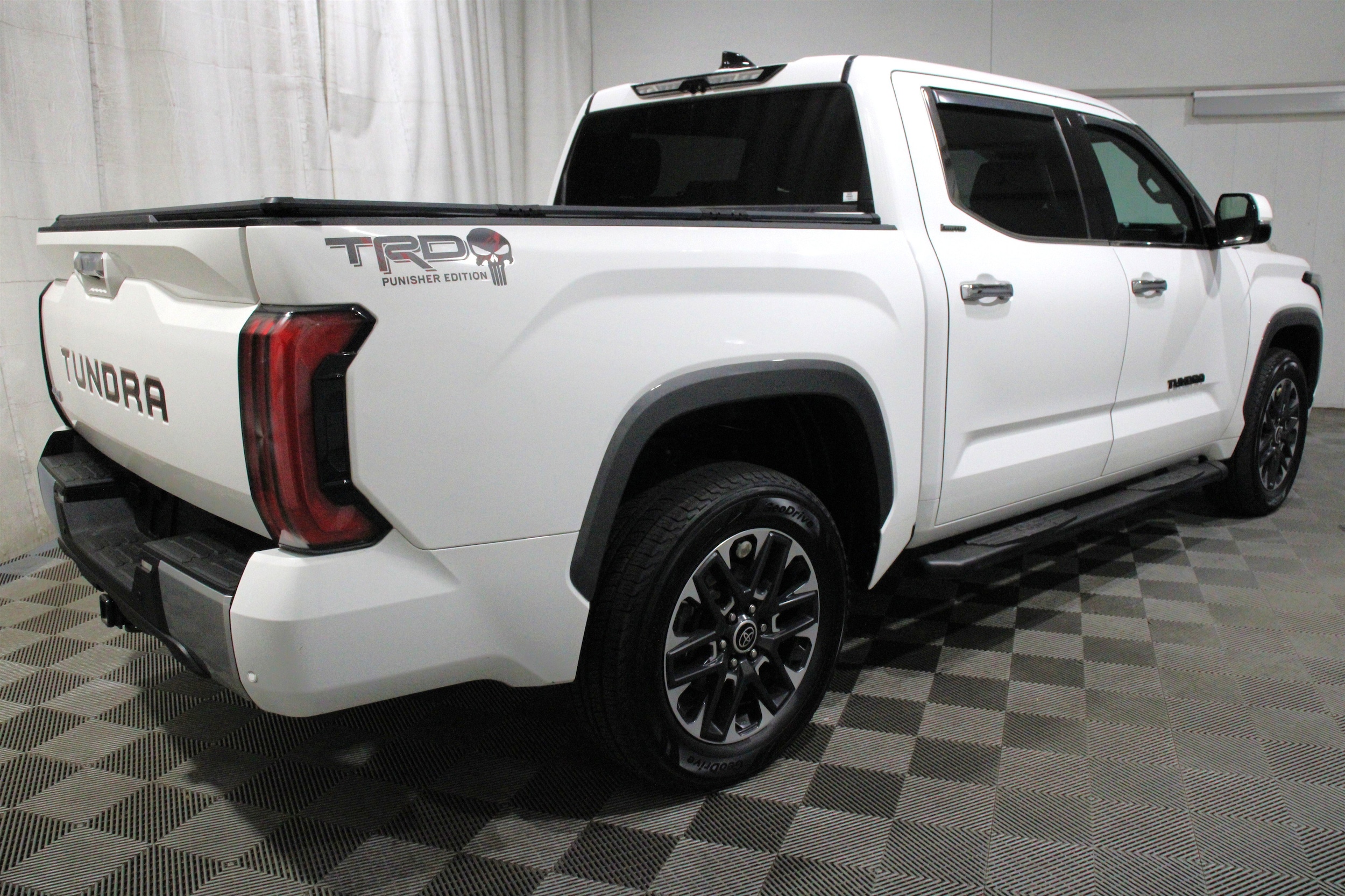 2023 Toyota Tundra Limited - Photo 32