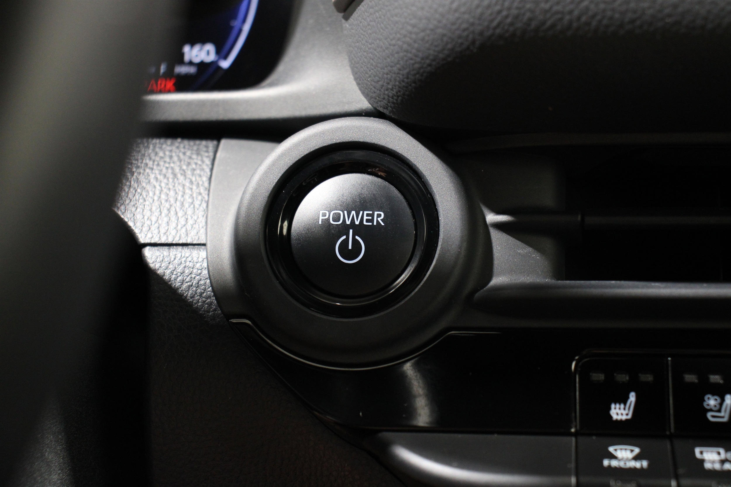 2025 Toyota Crown Limited - Photo 17