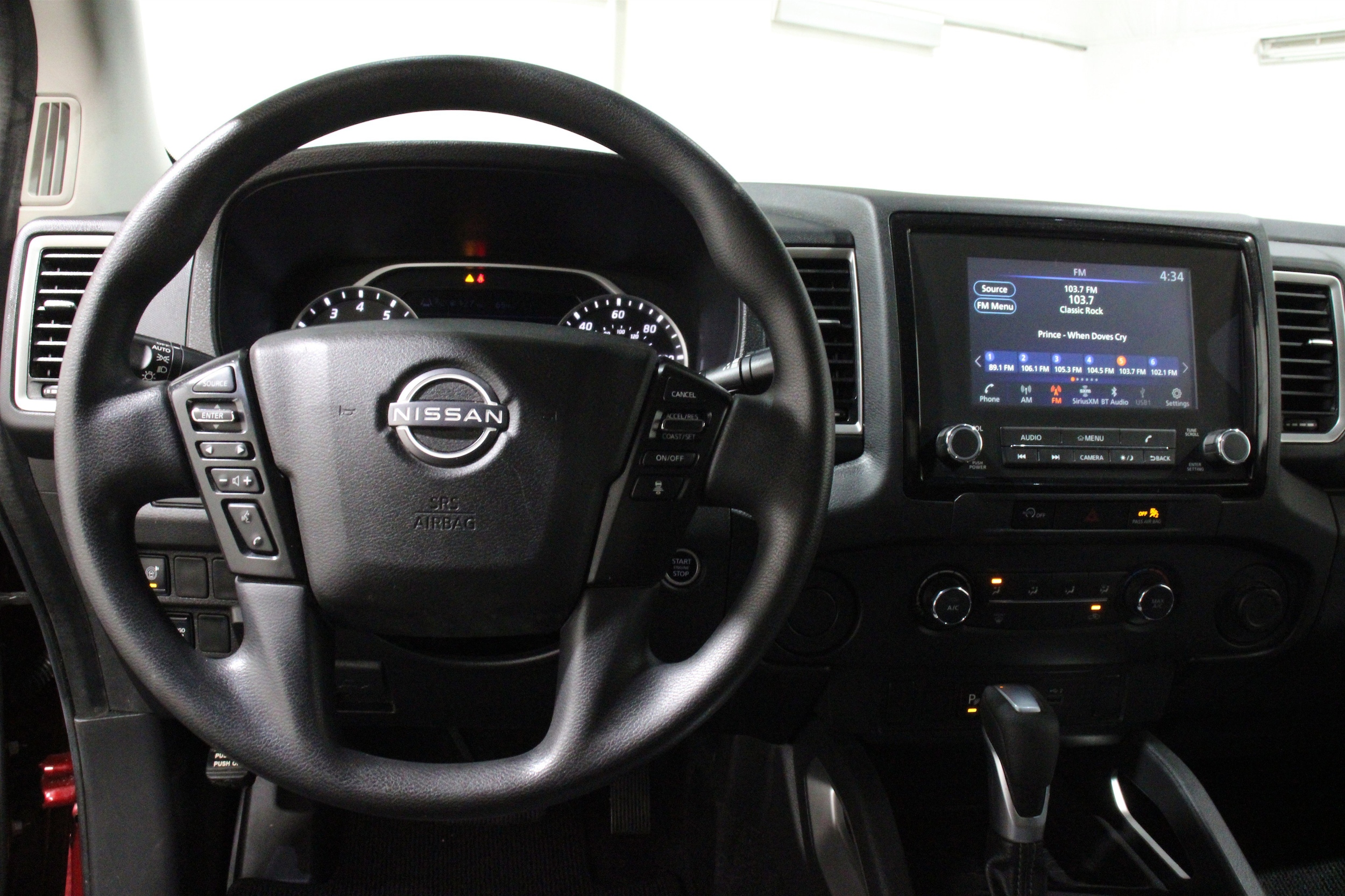2024 Nissan Frontier SV - Photo 8
