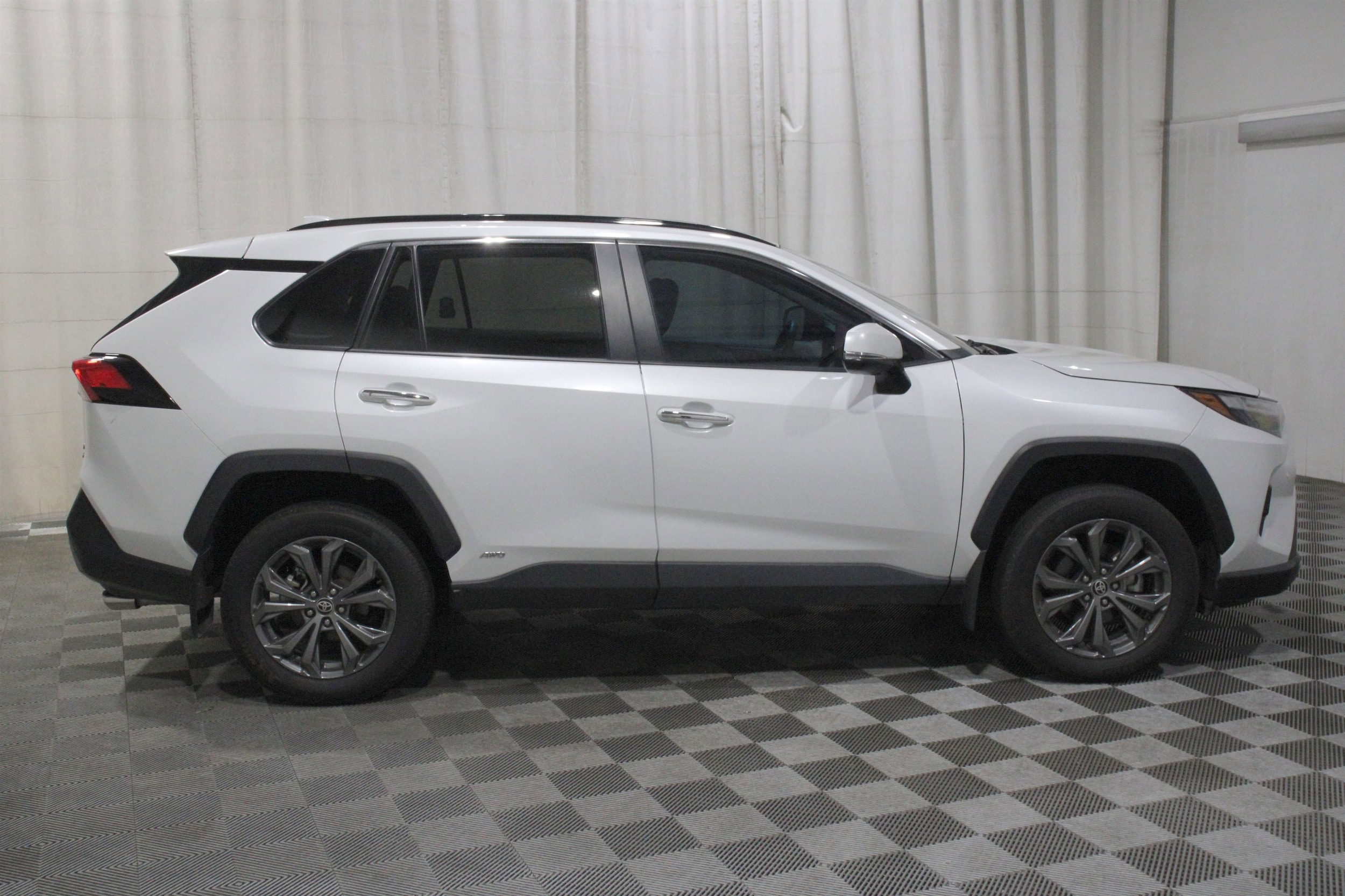 2024 Toyota RAV4 Limited - Photo 33