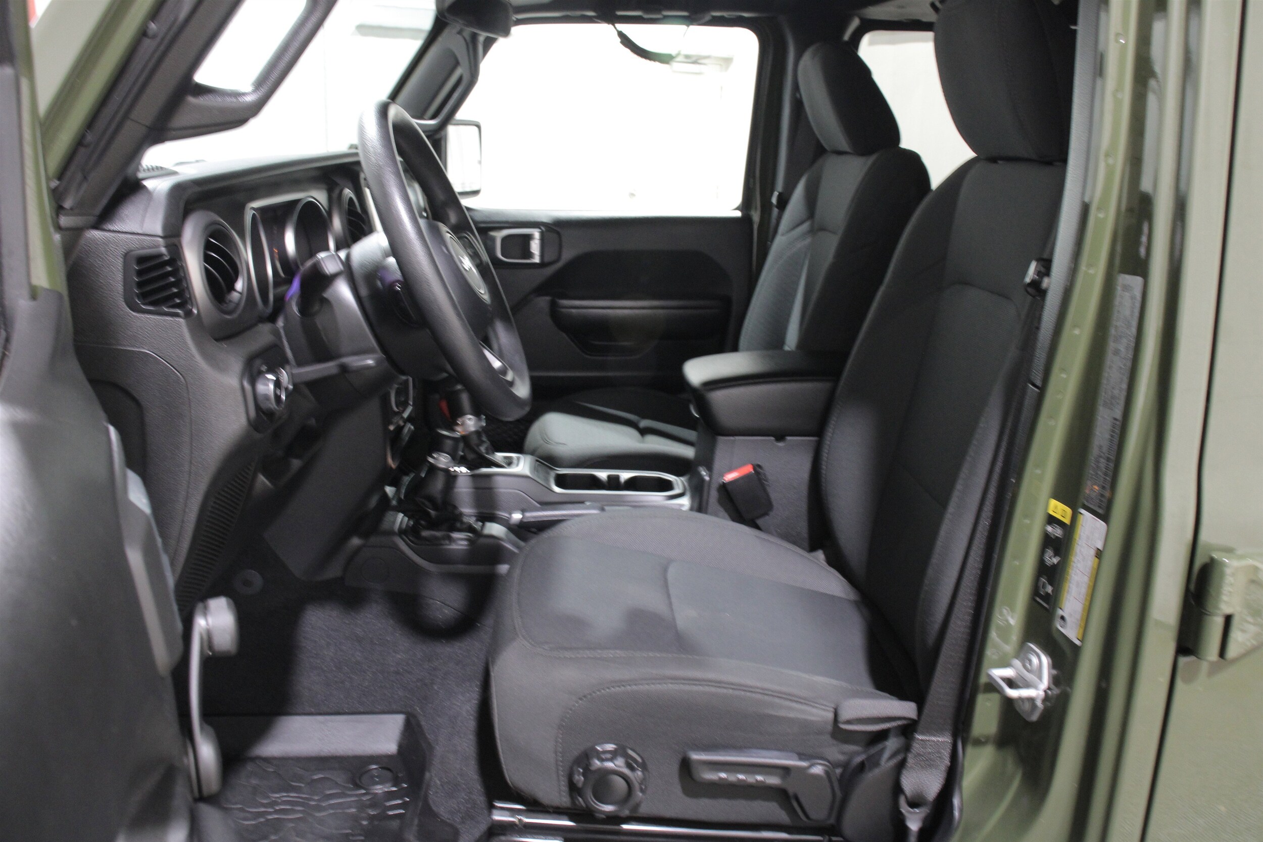 2021 Jeep Wrangler Unlimited Sport photo 3