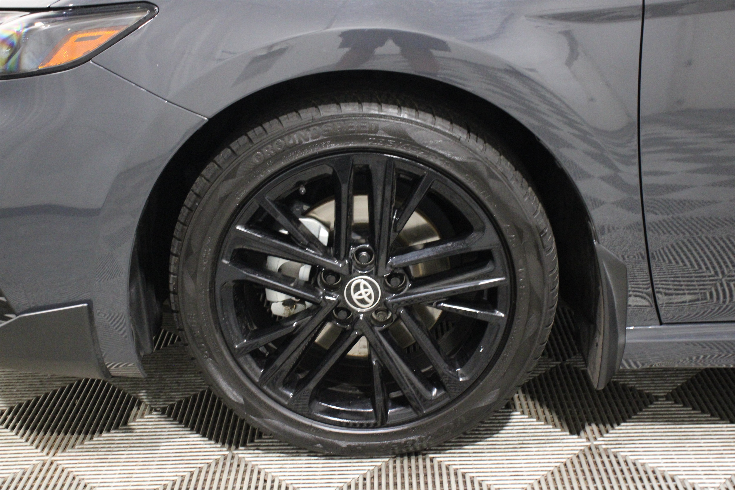 2025 Toyota Camry SE - Photo 37