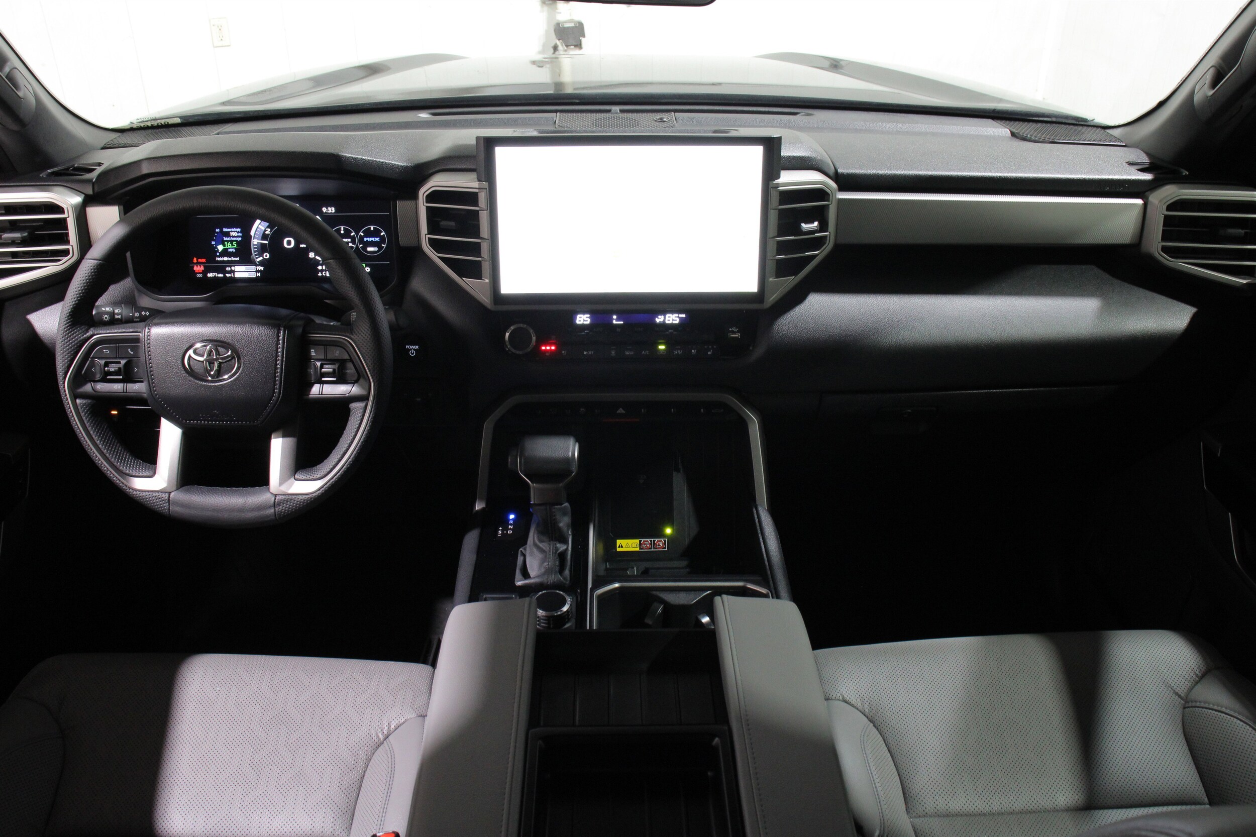 2025 Toyota Tundra Limited photo 2