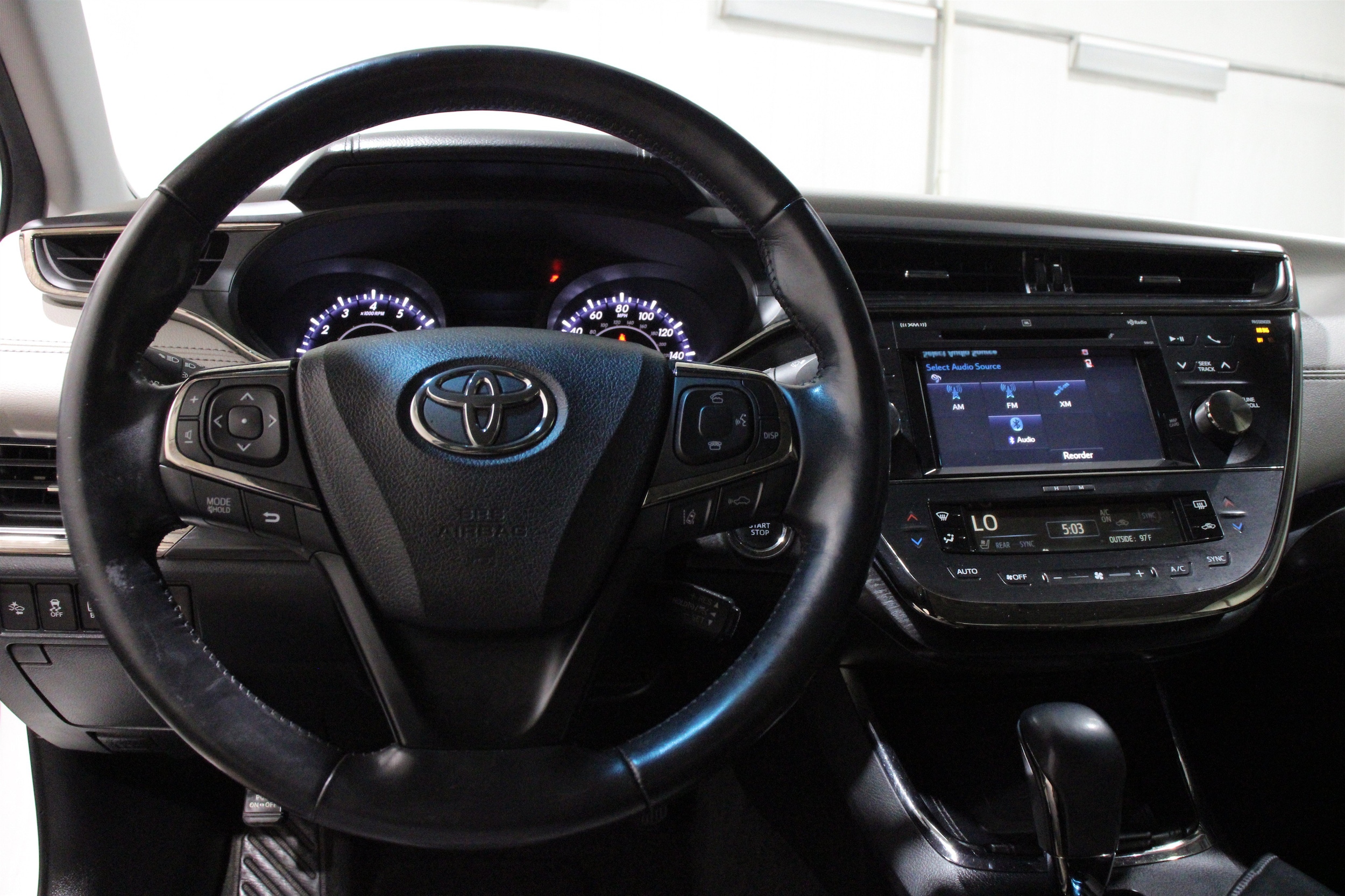 2018 Toyota Avalon Limited - Photo 8