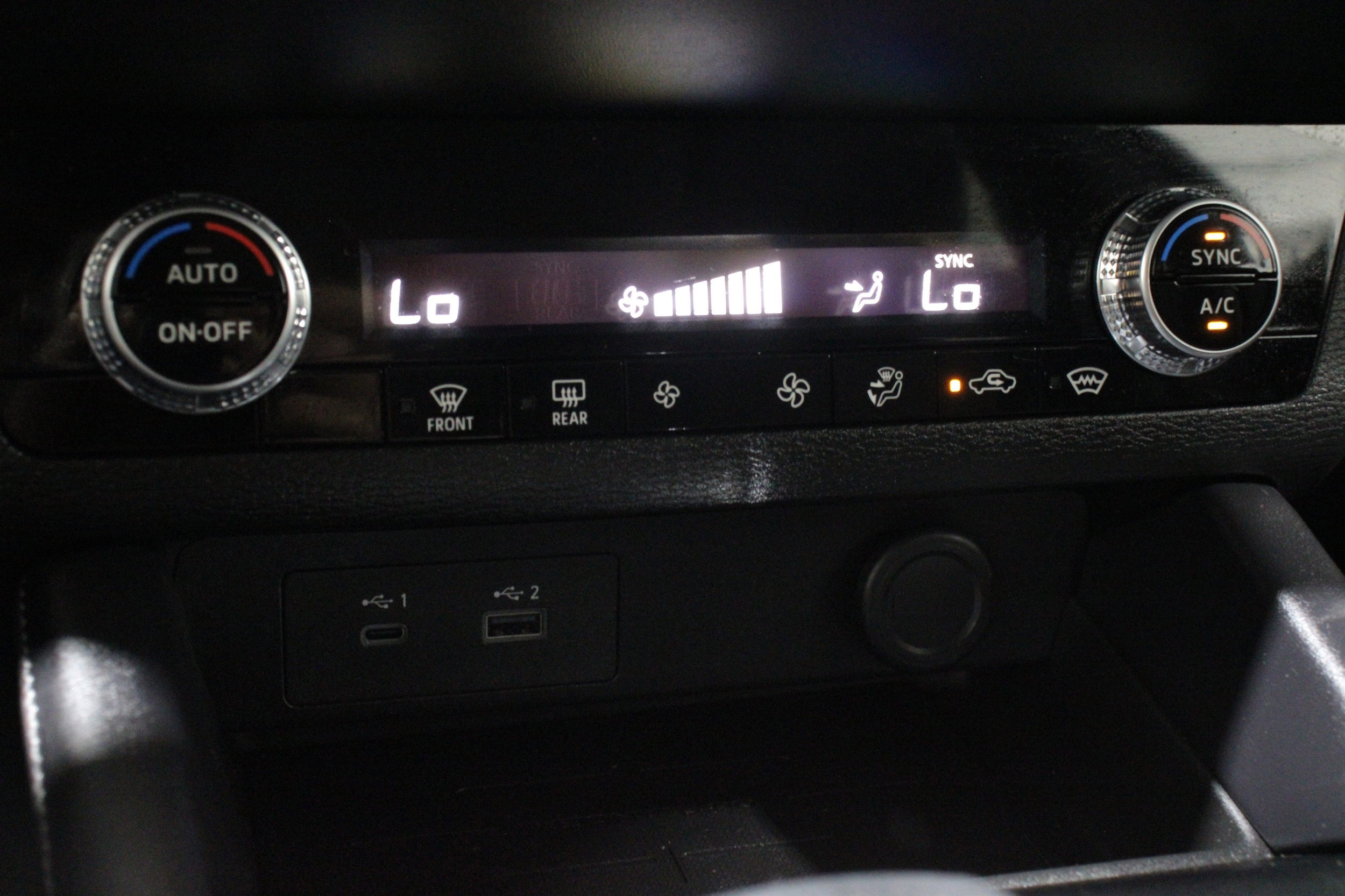 2024 Mitsubishi Outlander Plug-in Hybrid ES - Photo 19