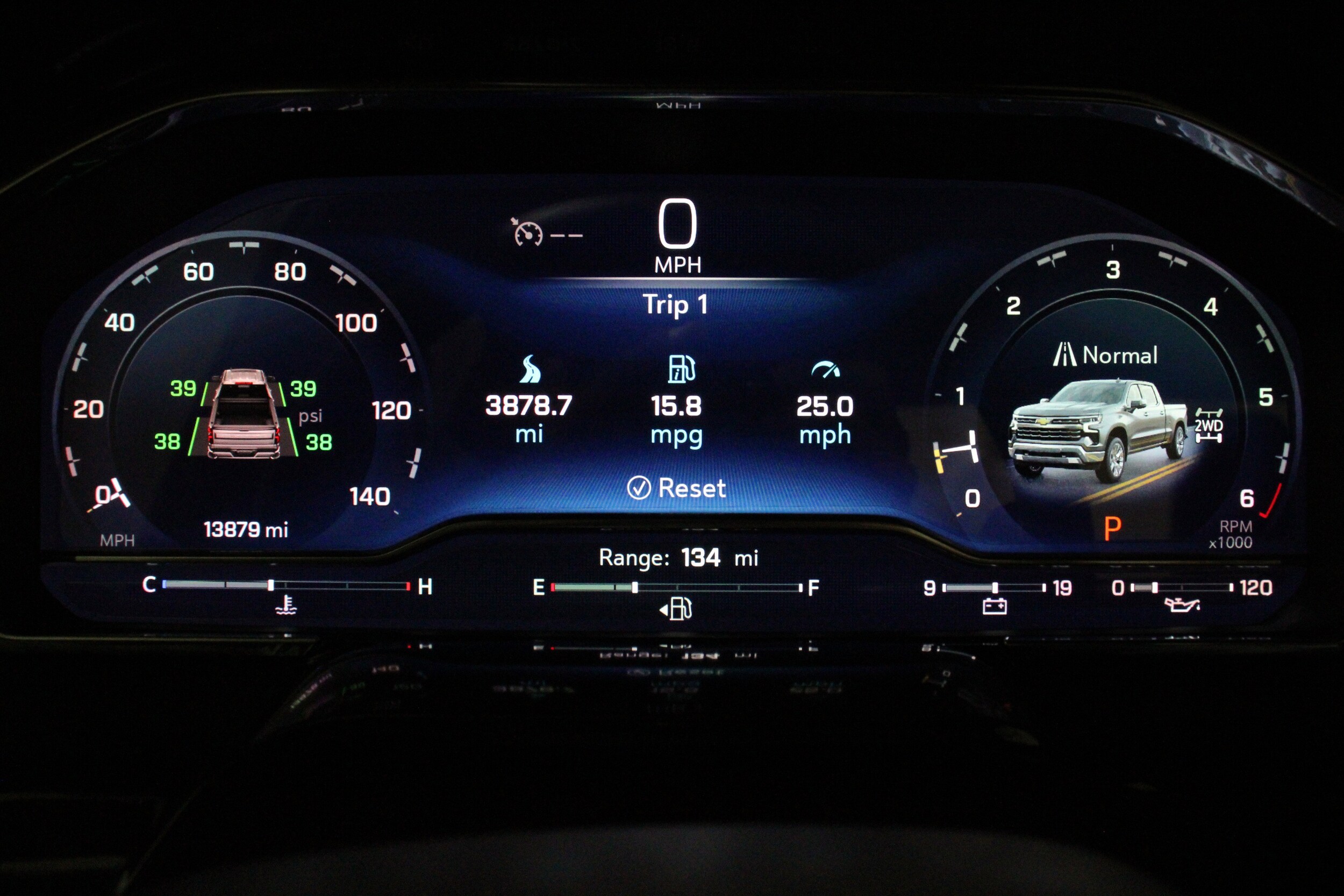 2025 Chevrolet Silverado 1500 LTZ - Photo 13