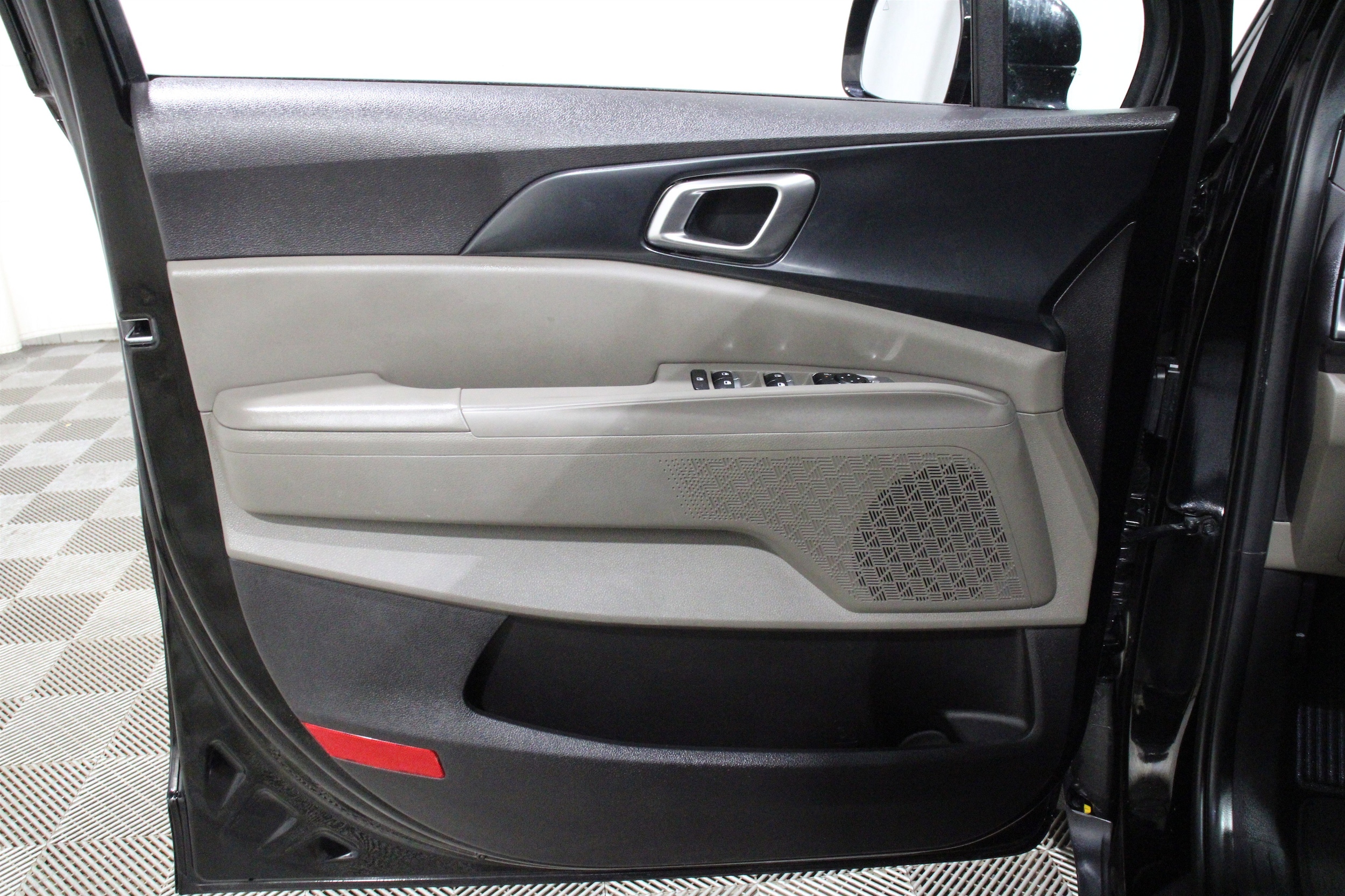 2025 Kia Carnival LXS - Photo 6