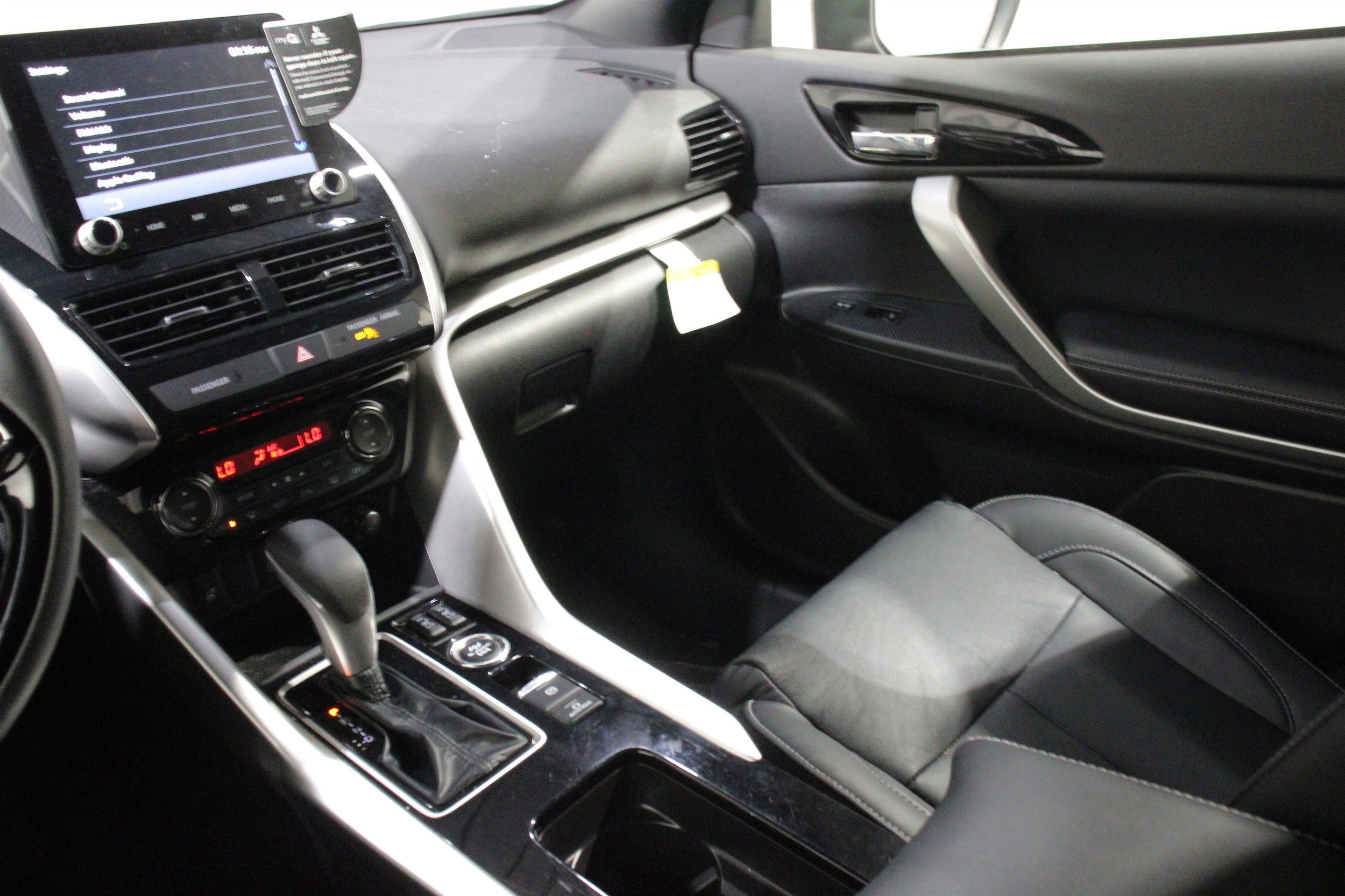 2024 Mitsubishi Eclipse Cross SEL - Photo 17
