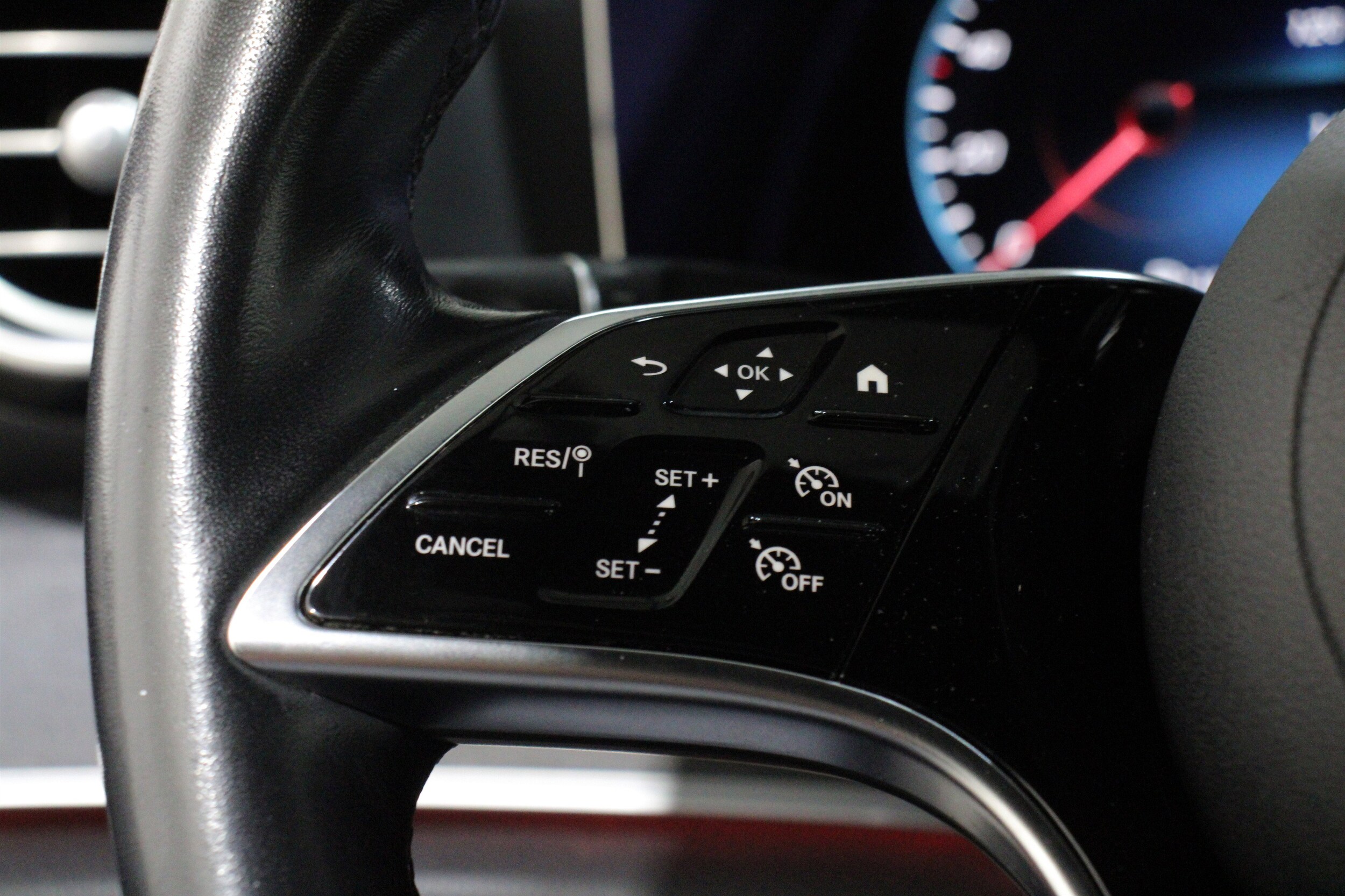 2022 Mercedes-Benz E-Class E350 - Photo 9