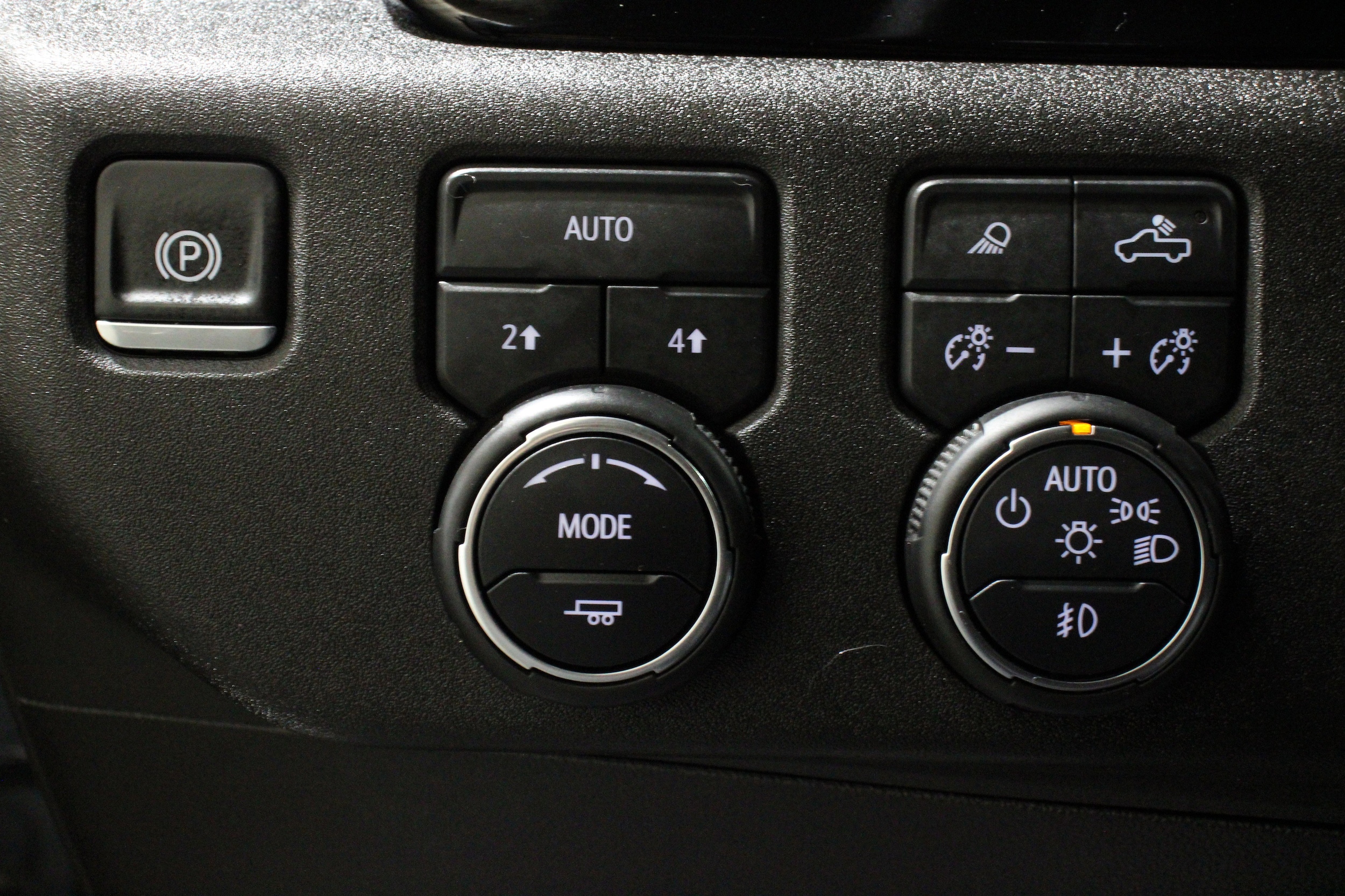 2025 Chevrolet Silverado 1500 LTZ - Photo 11