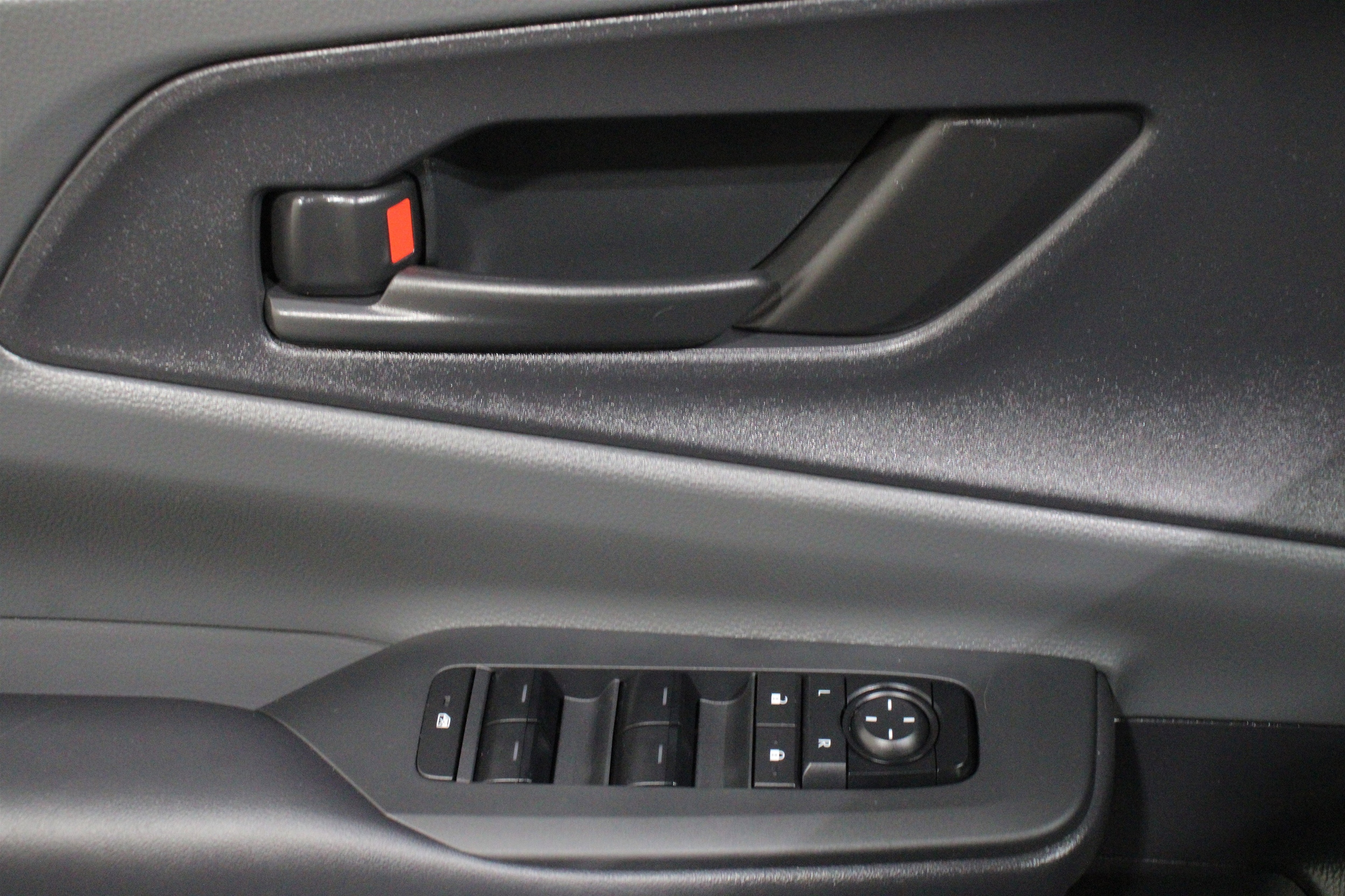 2024 Toyota Prius LE - Photo 7