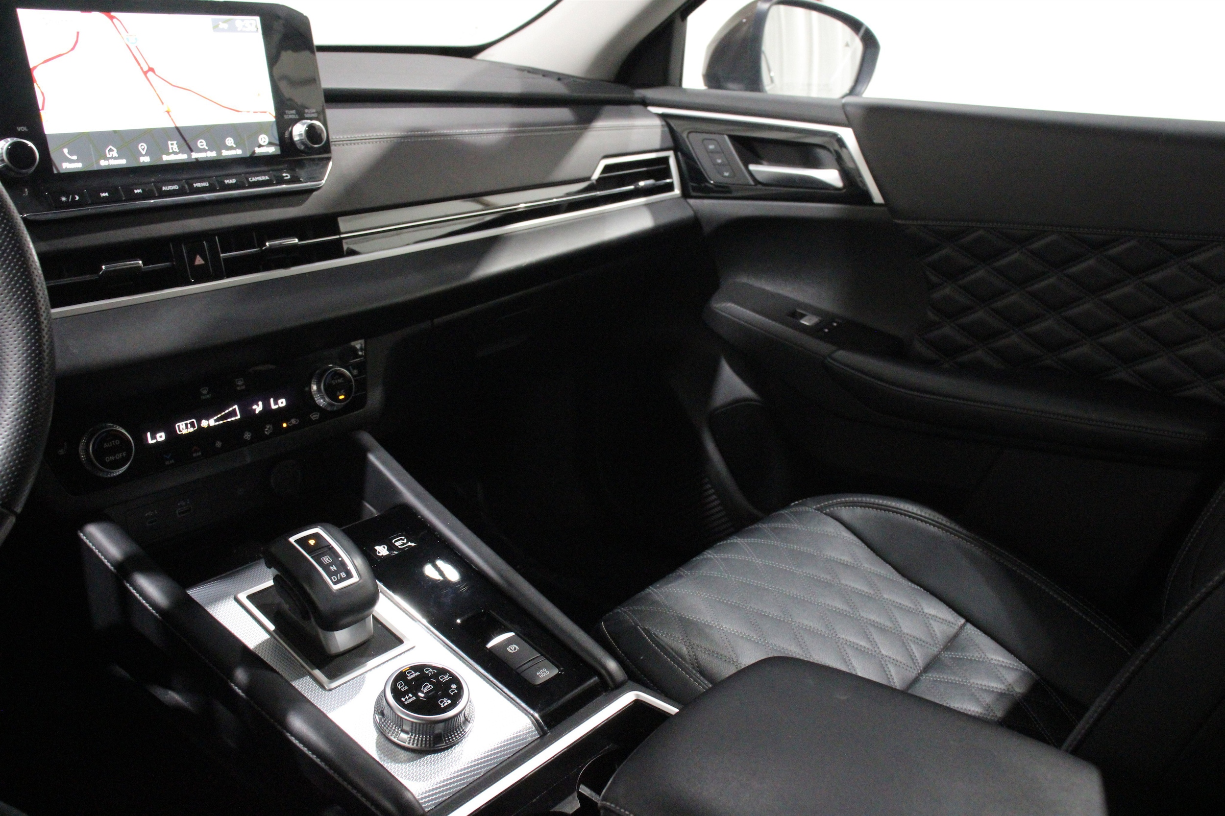 2024 Mitsubishi Outlander Plug-in Hybrid SEL - Photo 19