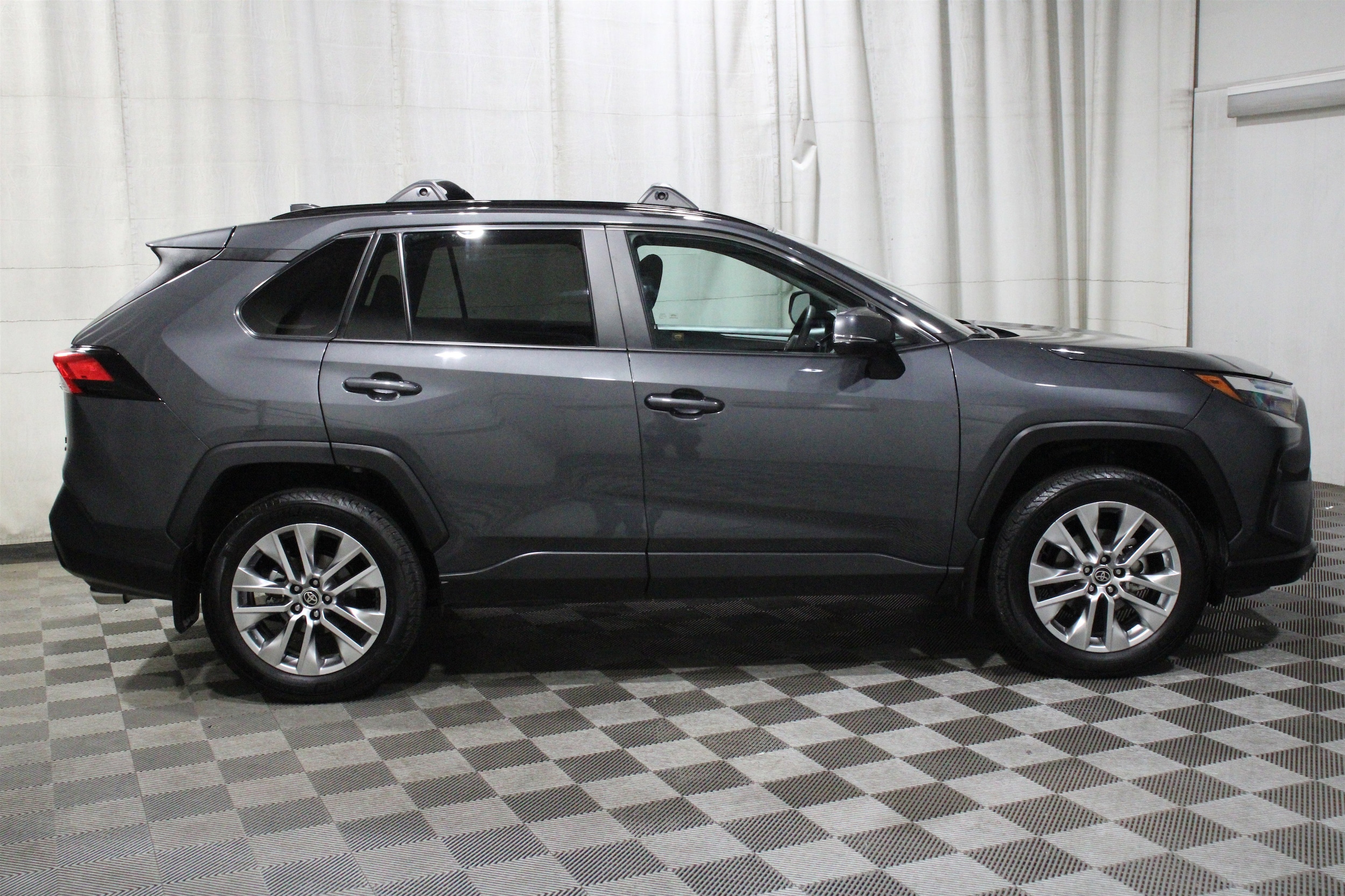 2025 Toyota RAV4 XLE Premium - Photo 32