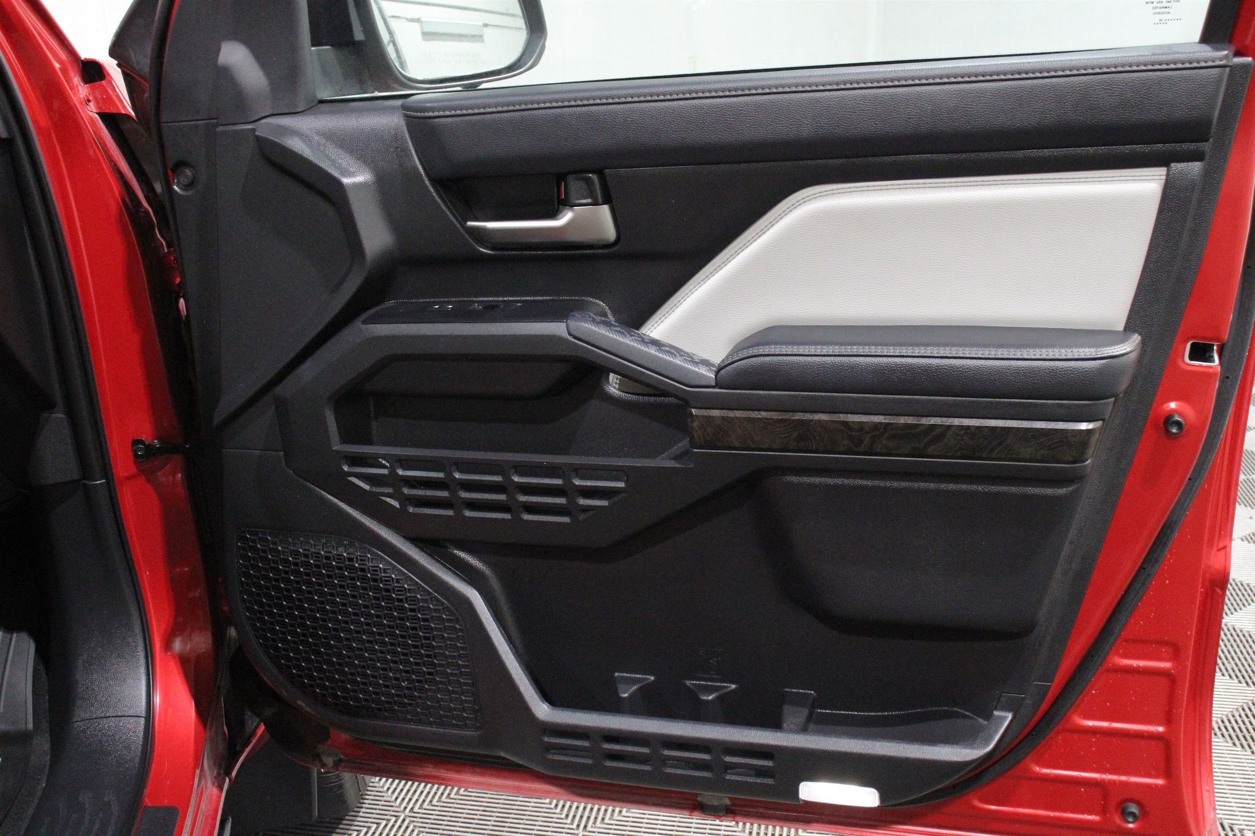 2025 Toyota Tacoma Limited - Photo 32