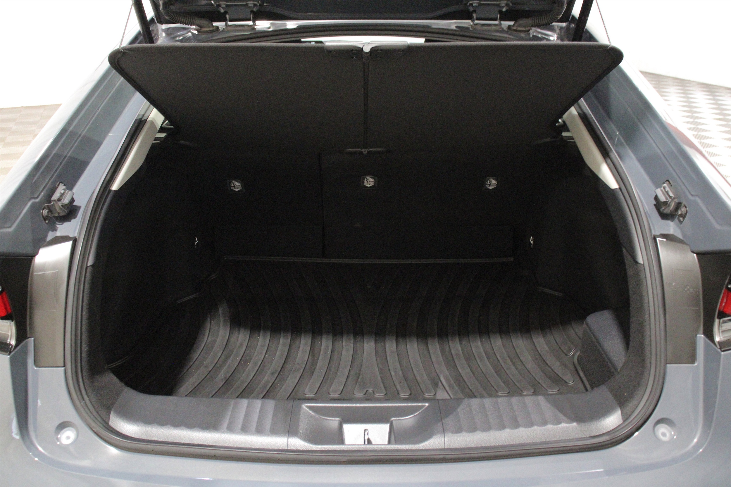 2024 Toyota Prius LE - Photo 26