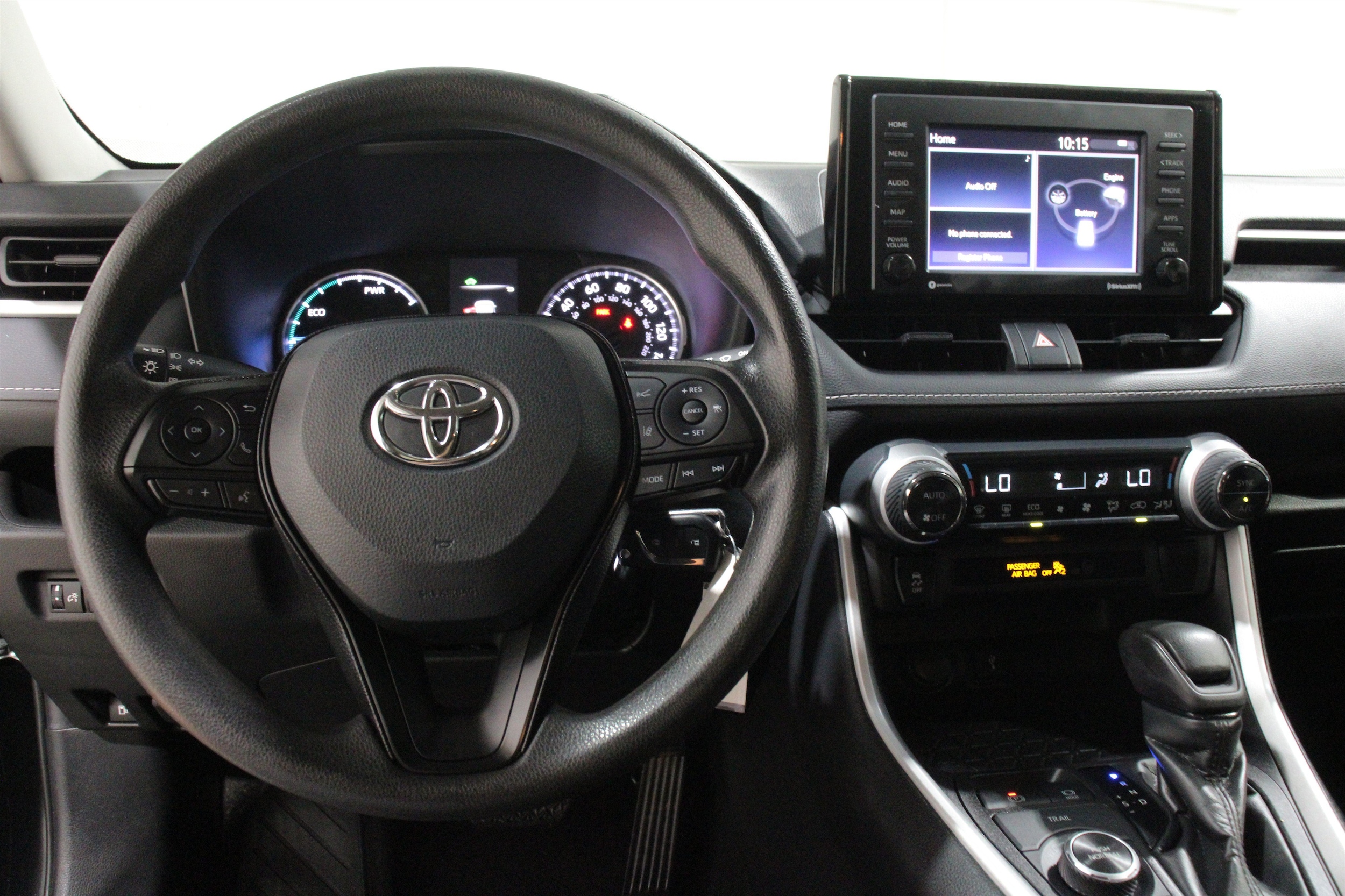 2021 Toyota RAV4 LE - Photo 8