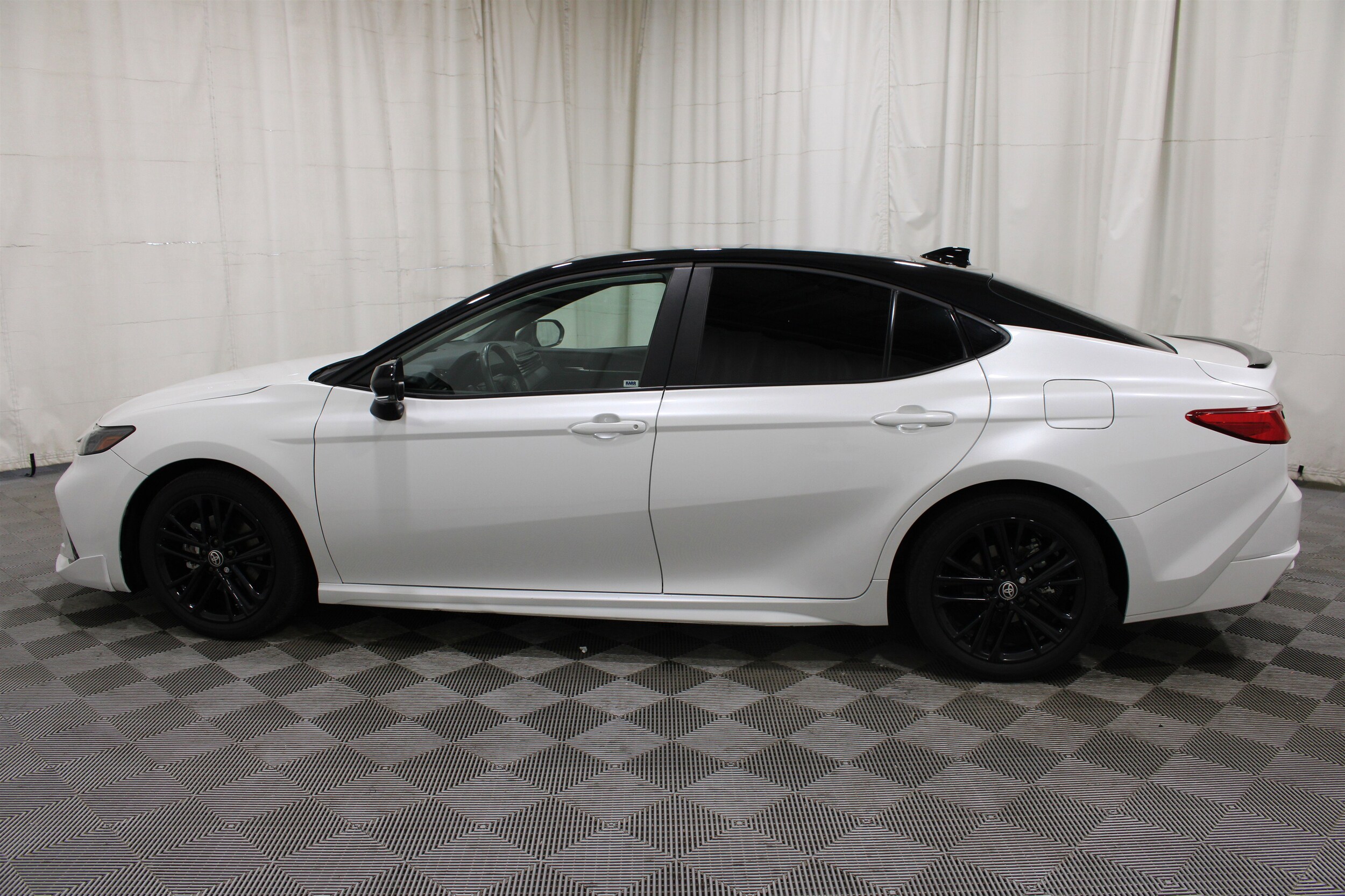 2025 Toyota Camry XSE - Photo 31