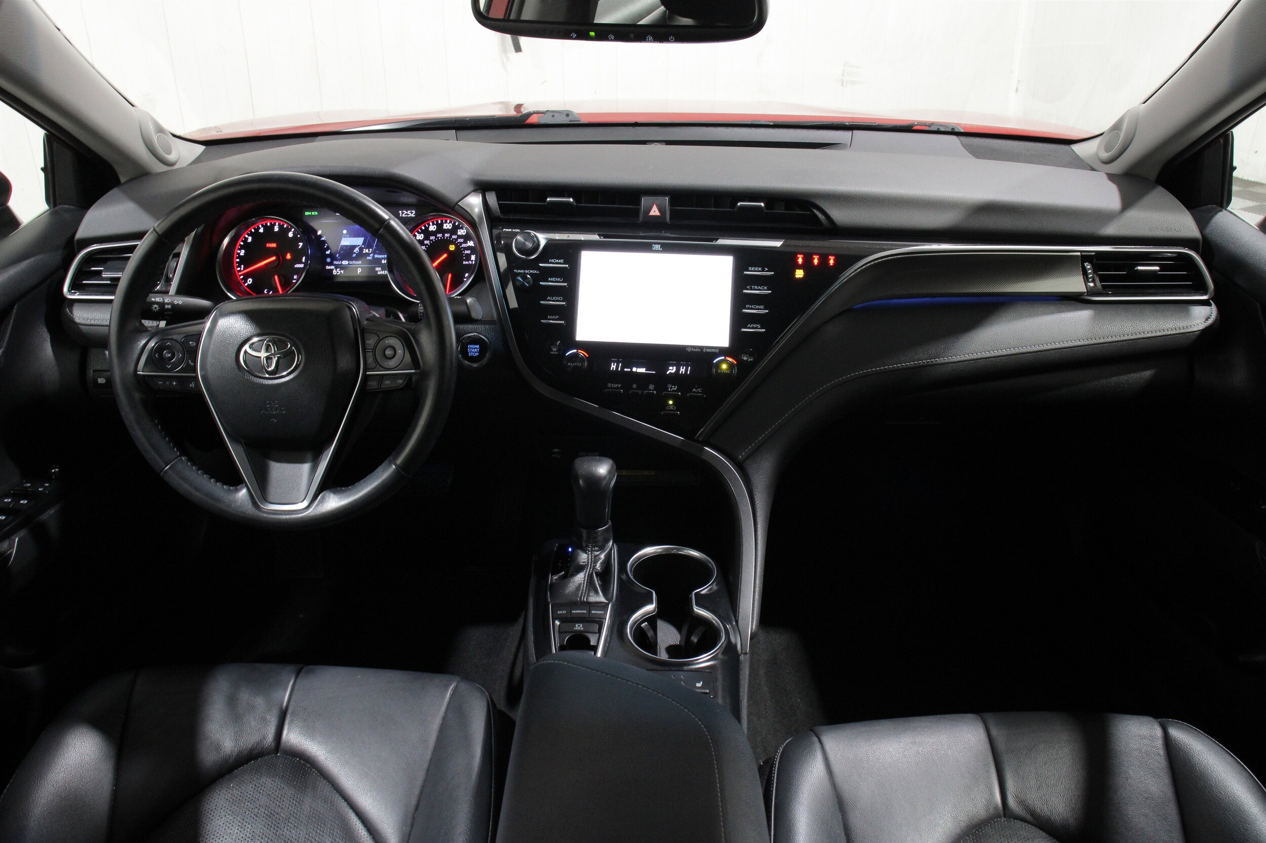 2019 Toyota Camry XSE V6 photo 2