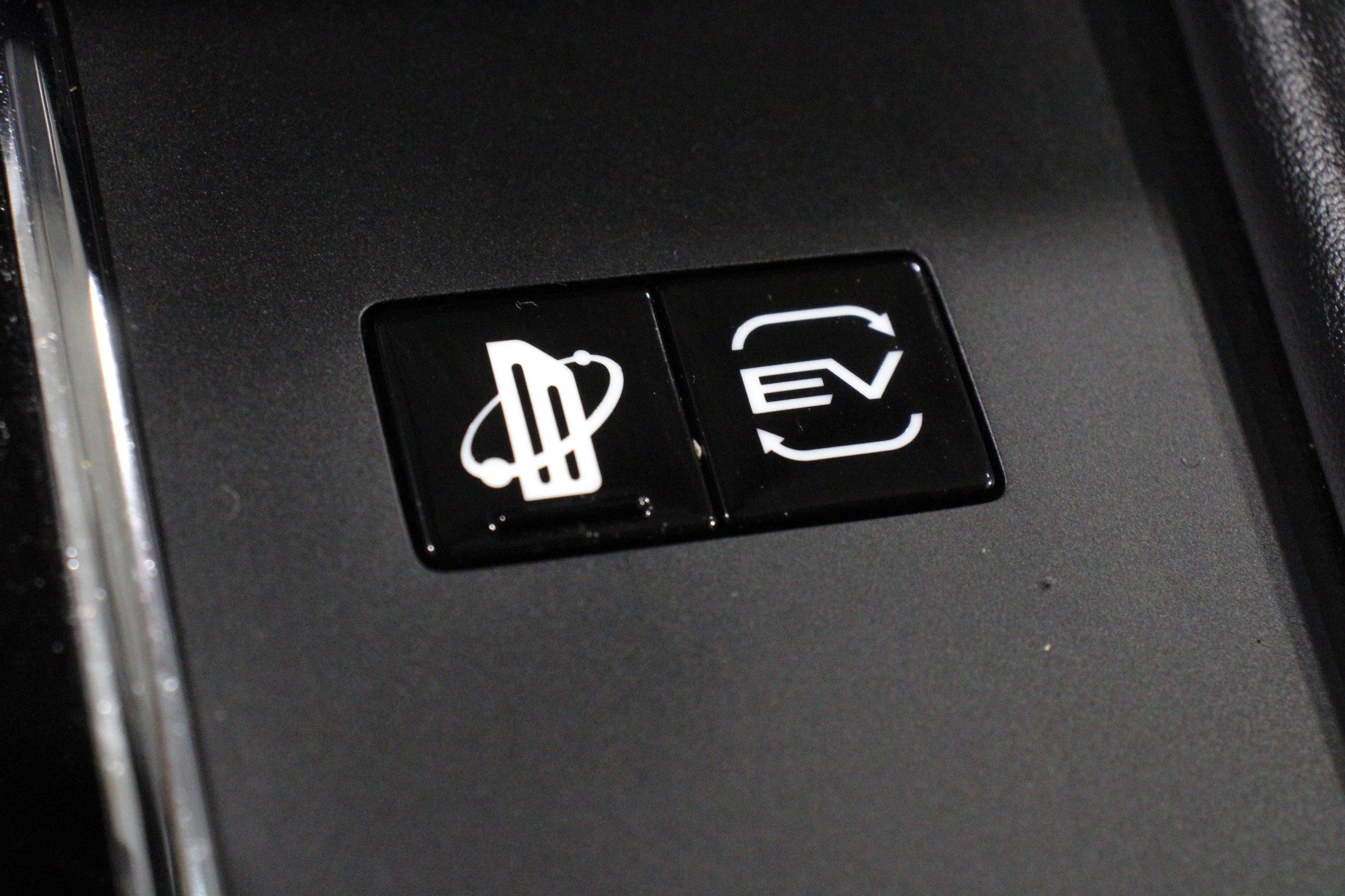 2024 Mitsubishi Outlander Plug-in Hybrid ES - Photo 22