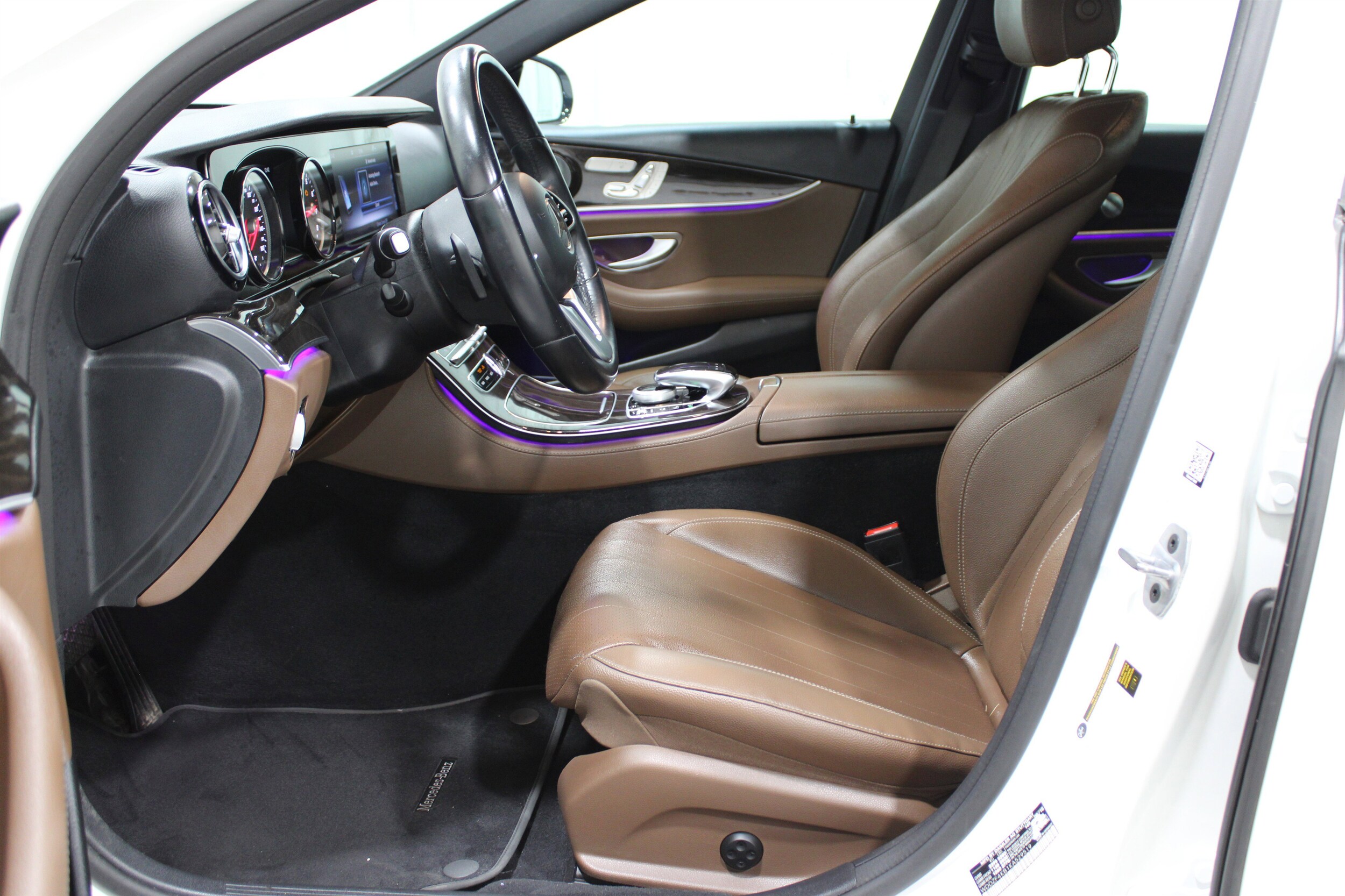 2019 Mercedes Benz E 300 4MATIC Sedan photo 2