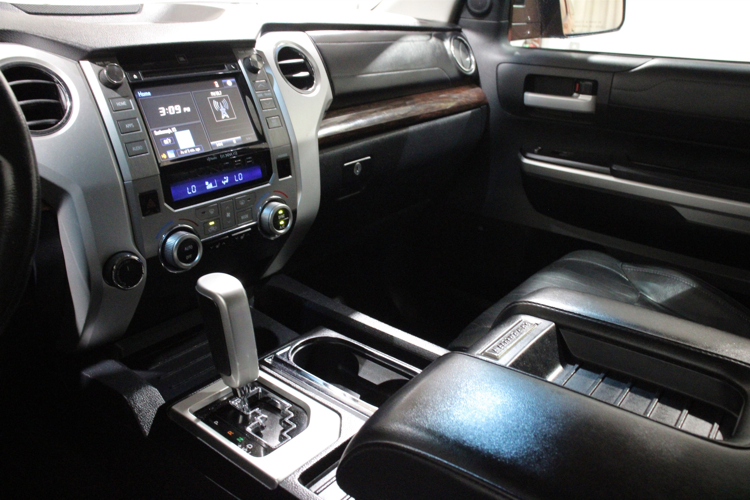 2016 Toyota Tundra Limited - Photo 19