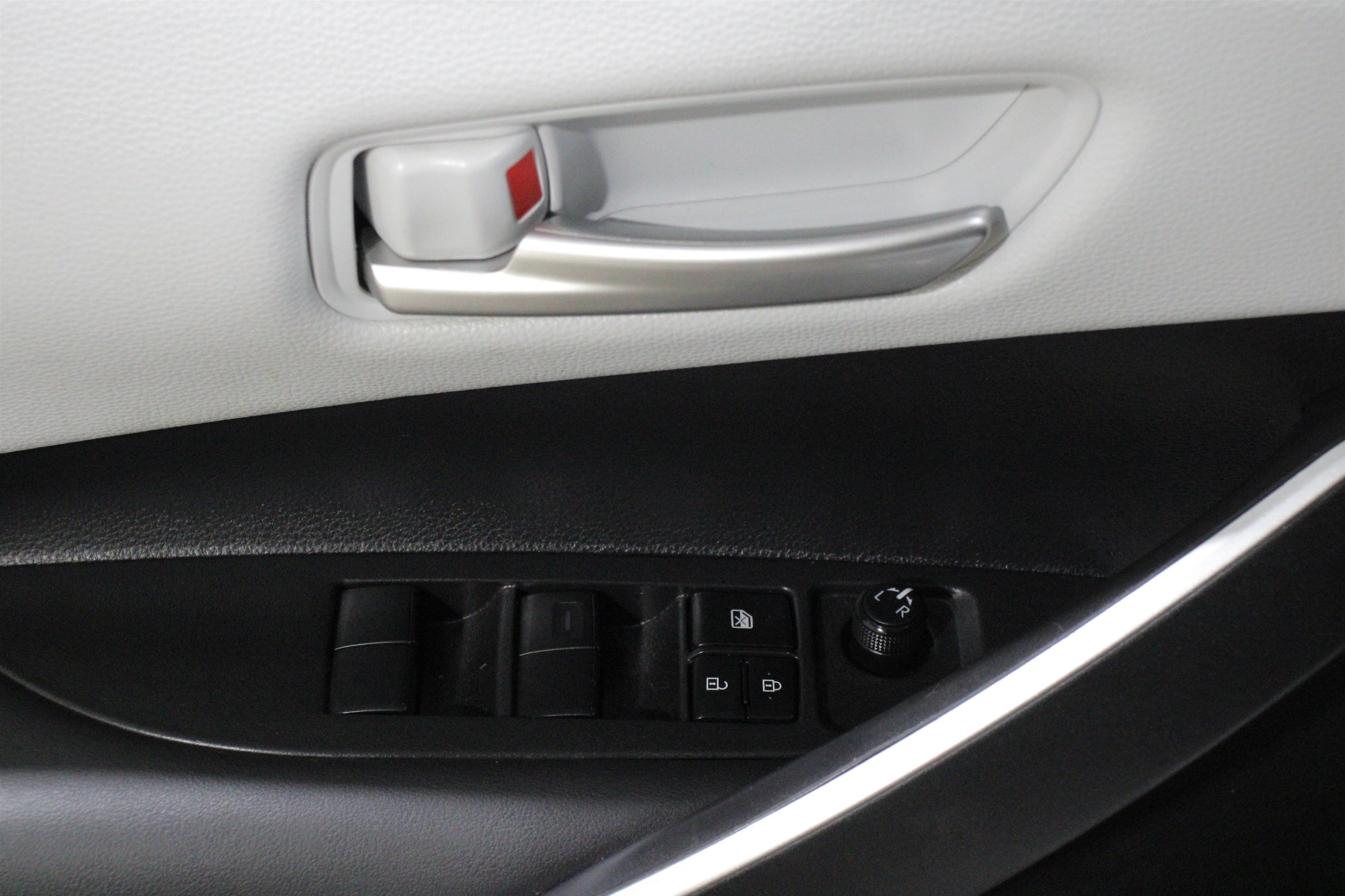 2023 Toyota Corolla SE - Photo 7