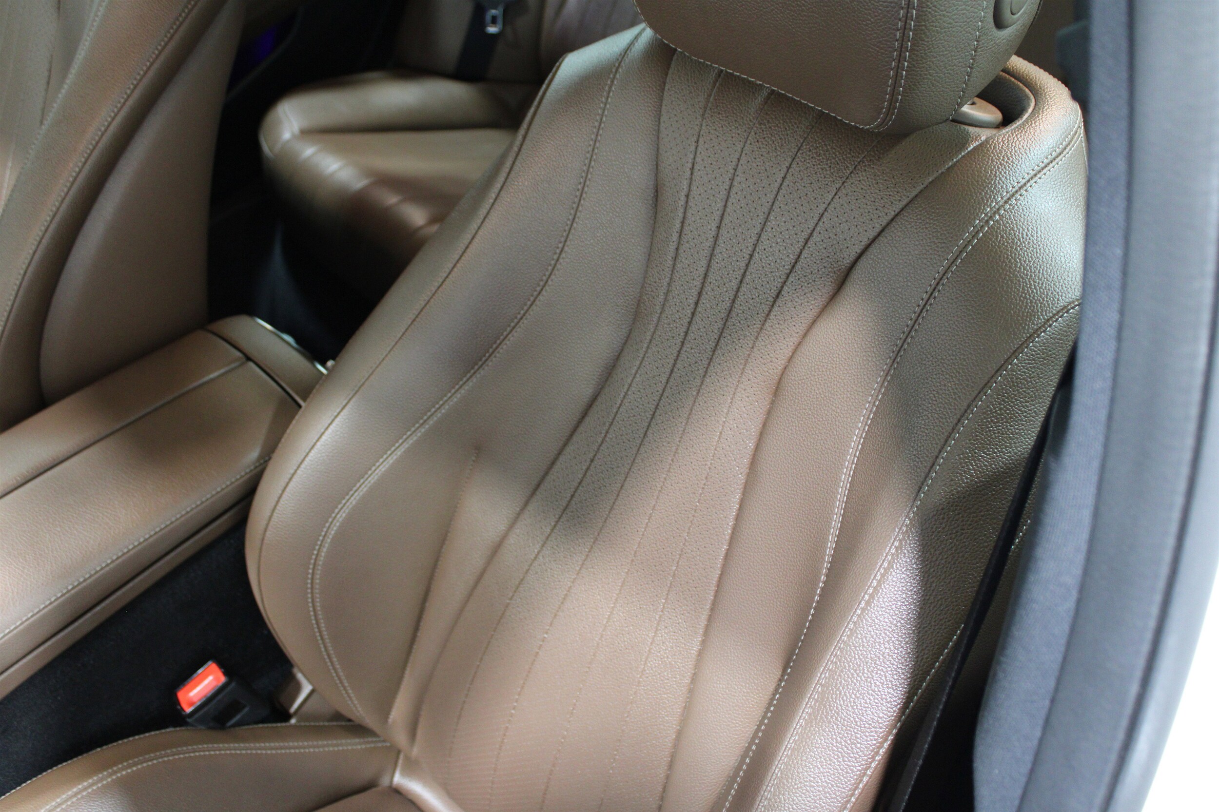 2019 Mercedes Benz E 300 4MATIC Sedan photo 3