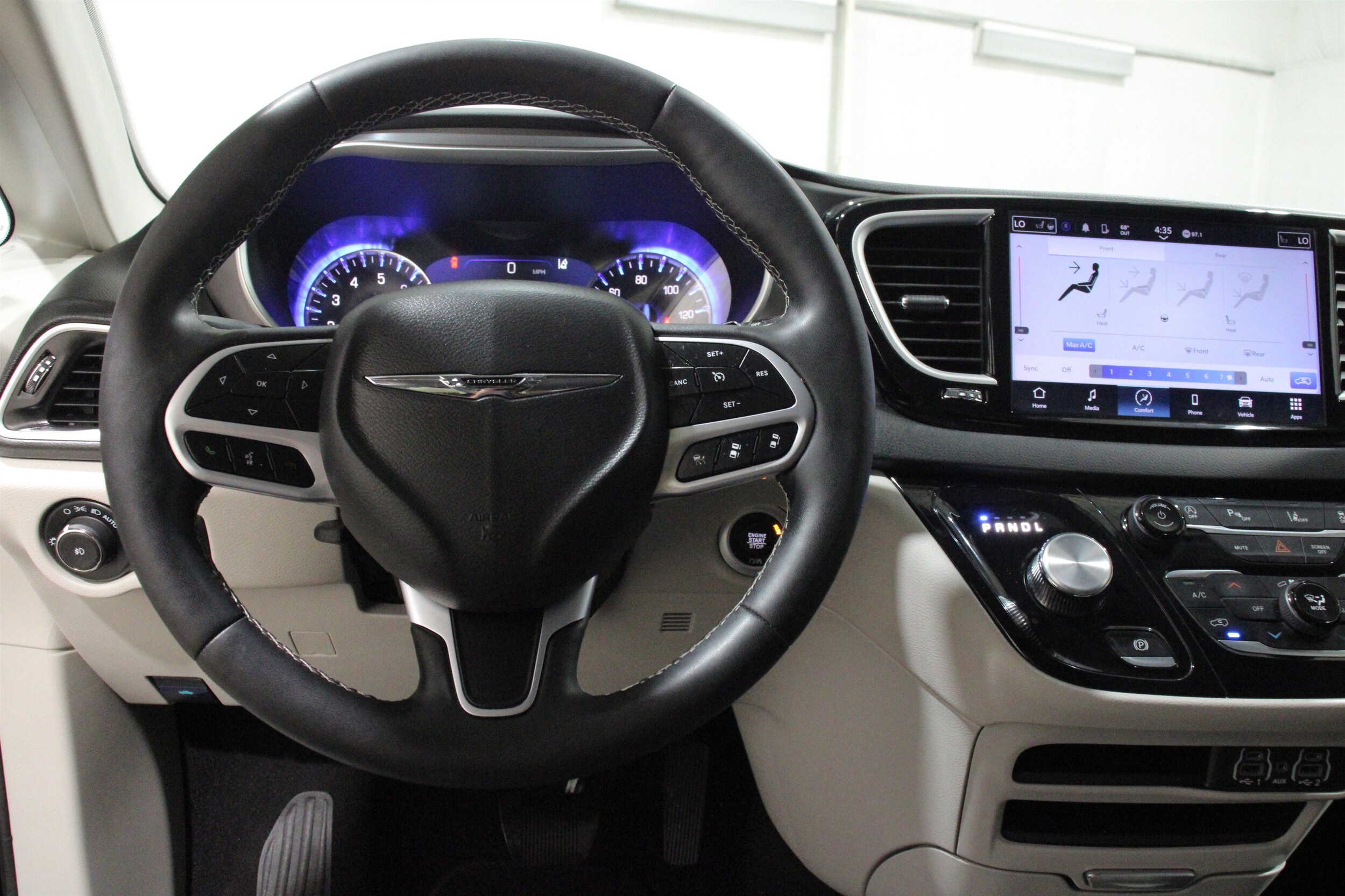 2024 Chrysler Pacifica Touring L - Photo 8