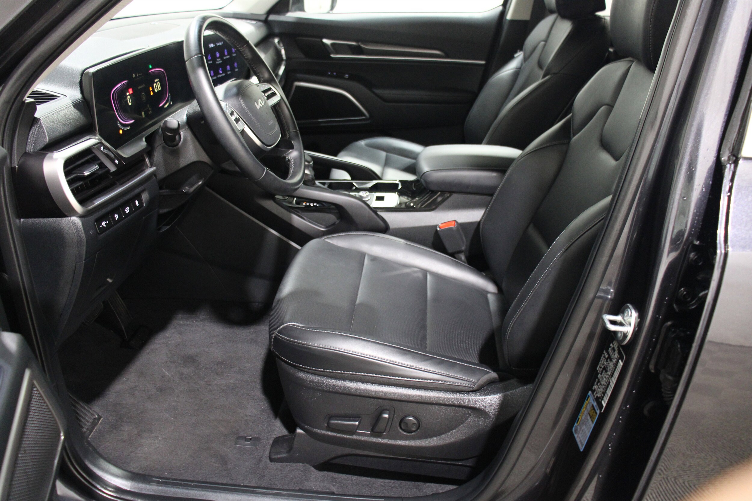 2025 Kia Telluride S photo 2