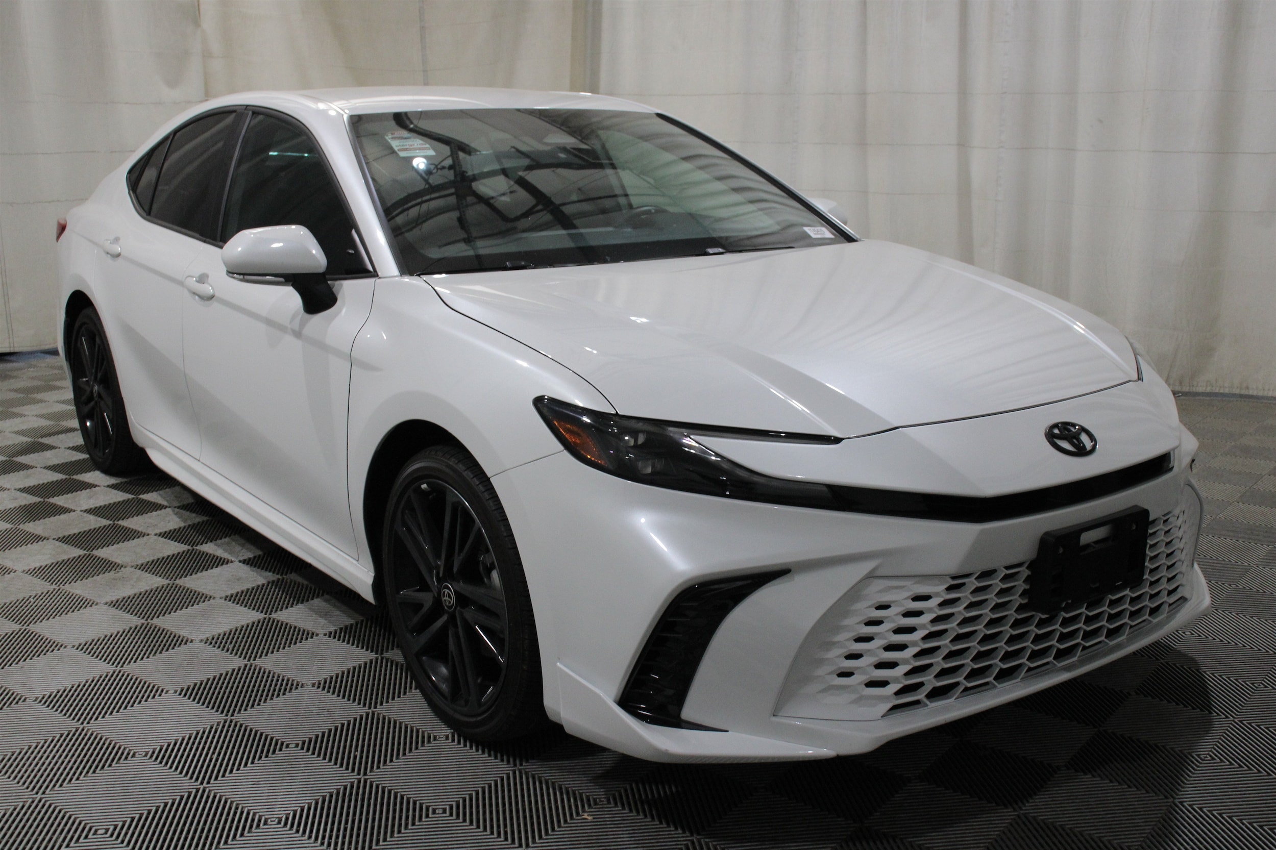 2025 Toyota Camry XSE - Photo 31