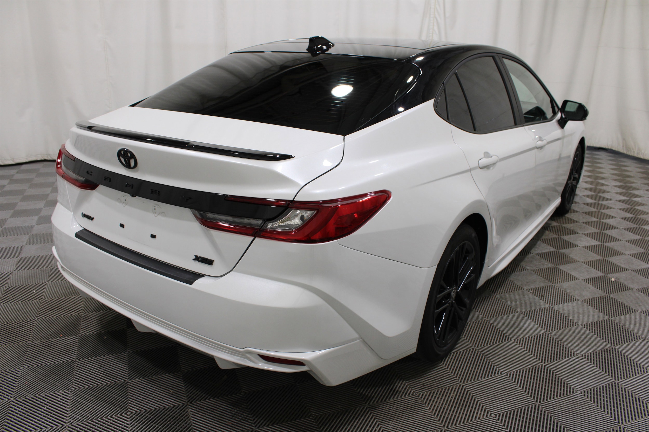 2025 Toyota Camry XSE - Photo 28