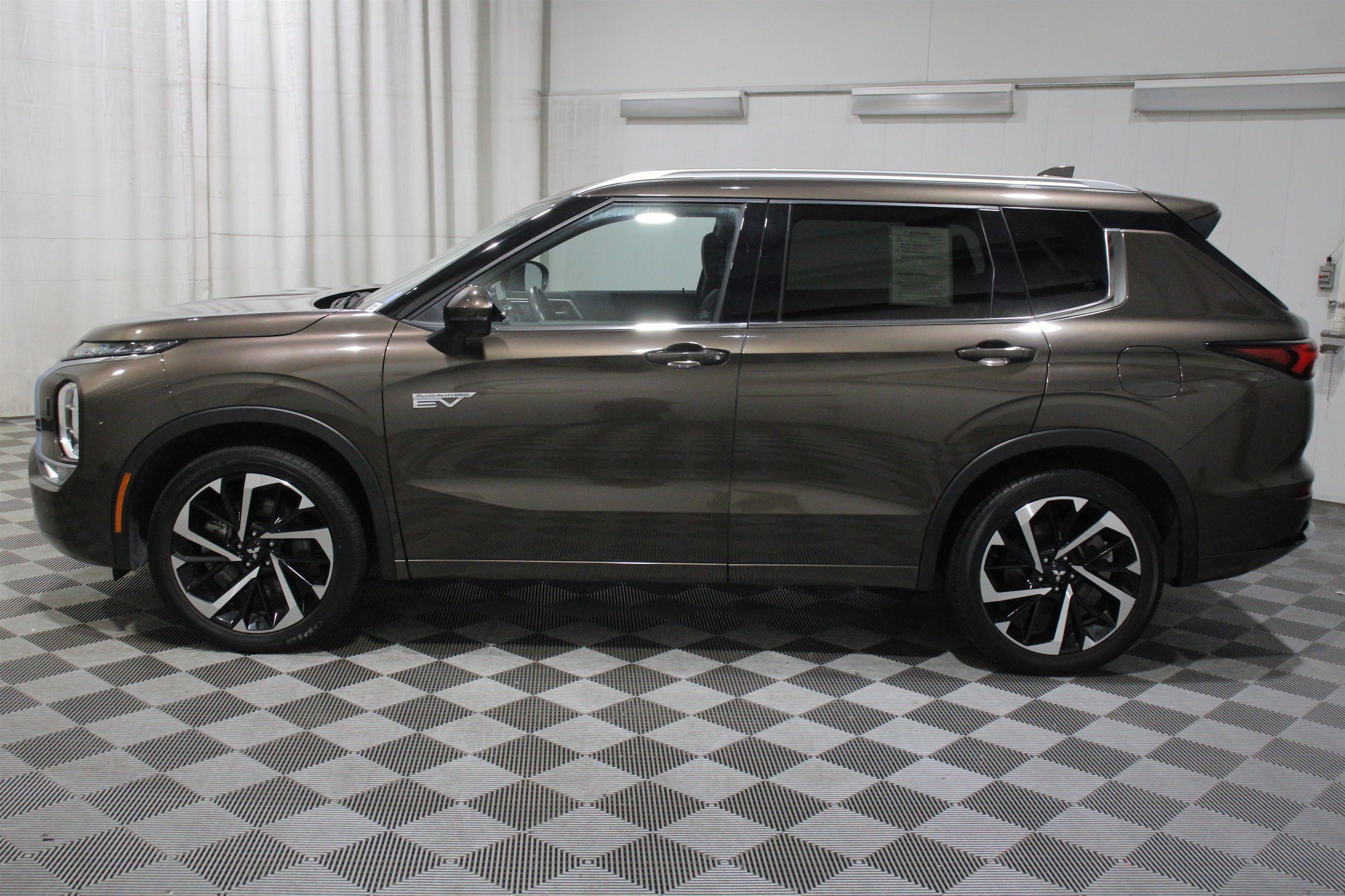 2024 Mitsubishi Outlander Plug-in Hybrid SEL - Photo 38