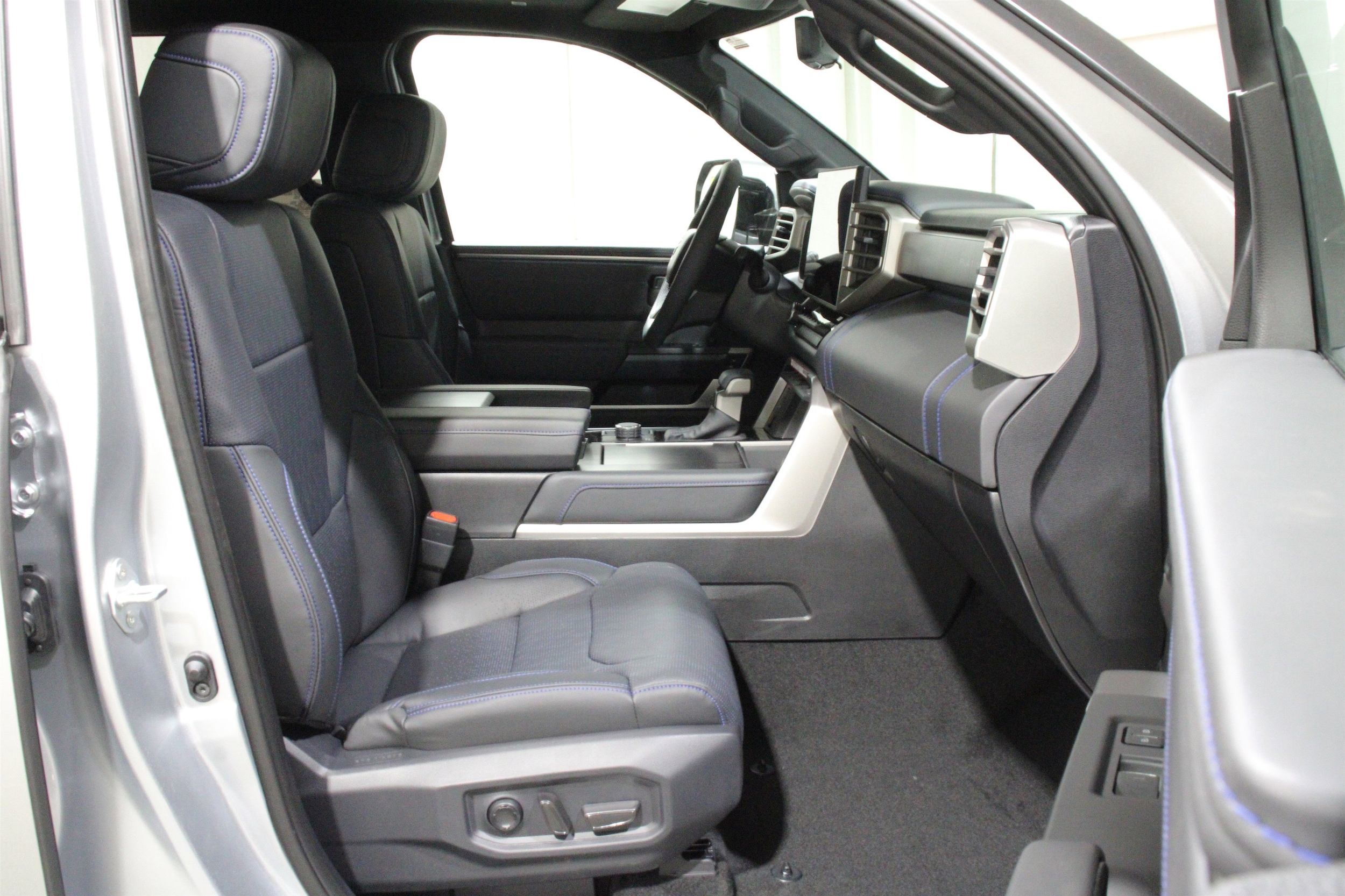 2026 Toyota Tundra Platinum - Photo 28