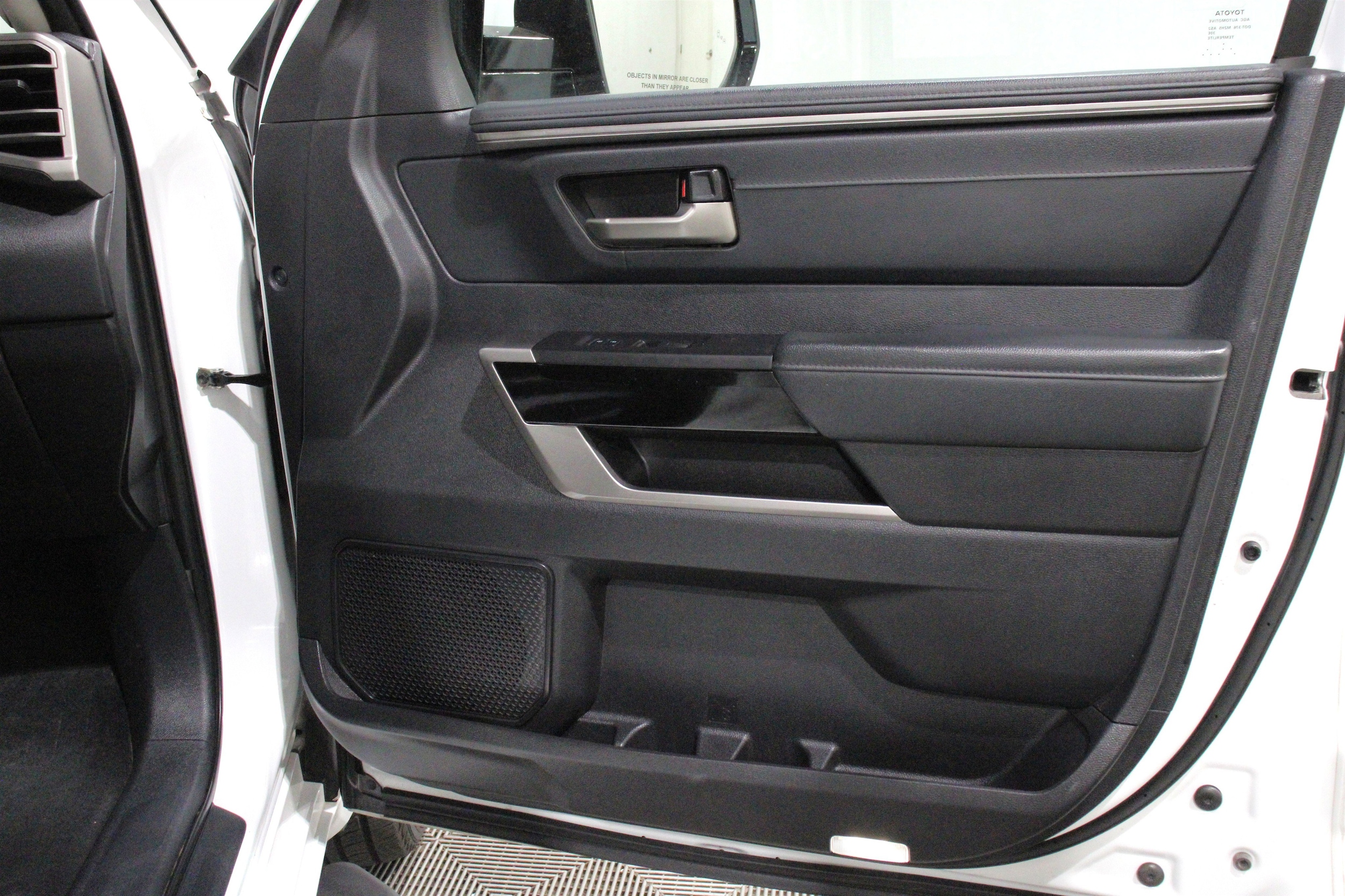 2023 Toyota Tundra Limited - Photo 28