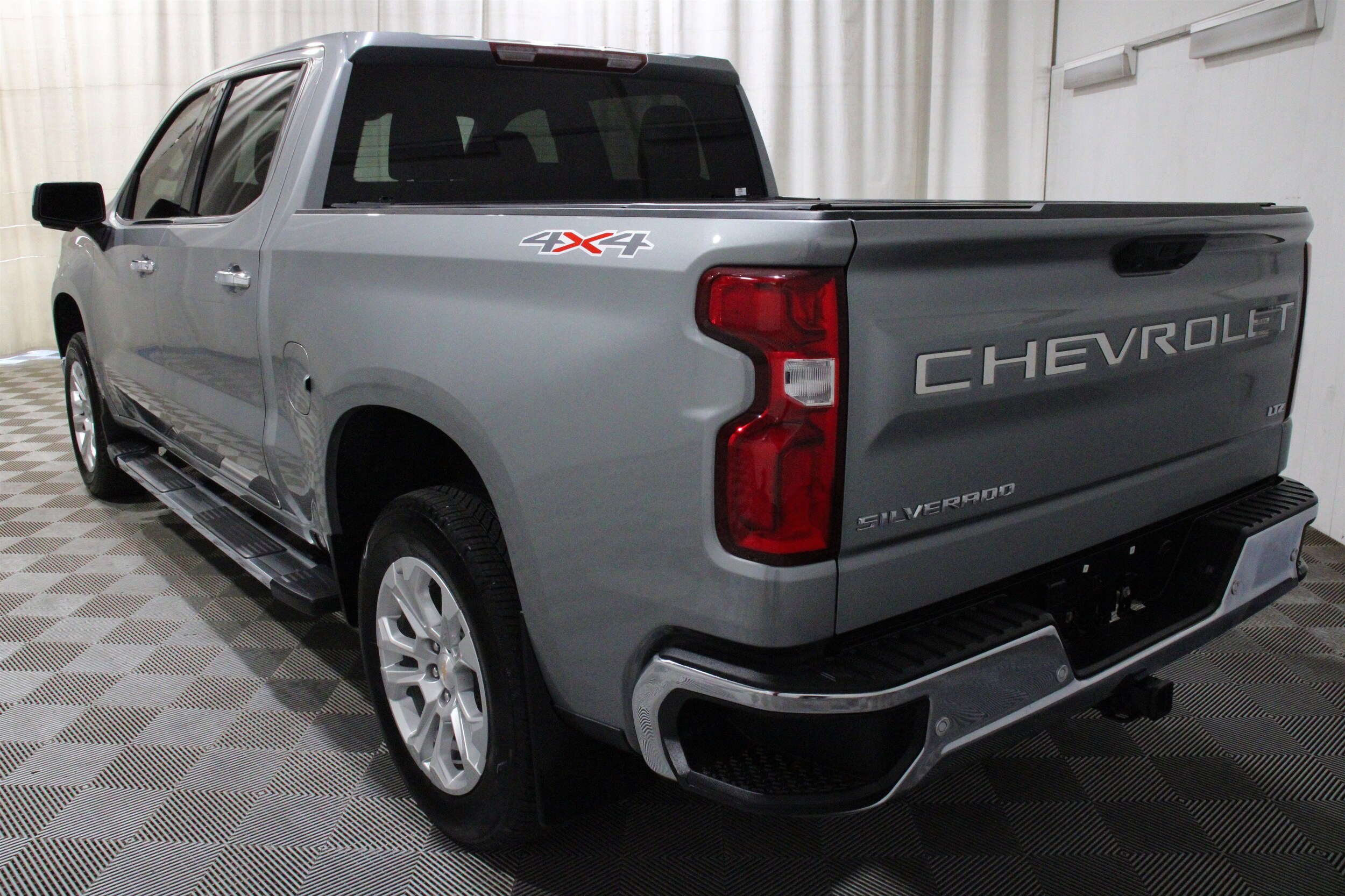 2025 Chevrolet Silverado 1500 LTZ - Photo 34